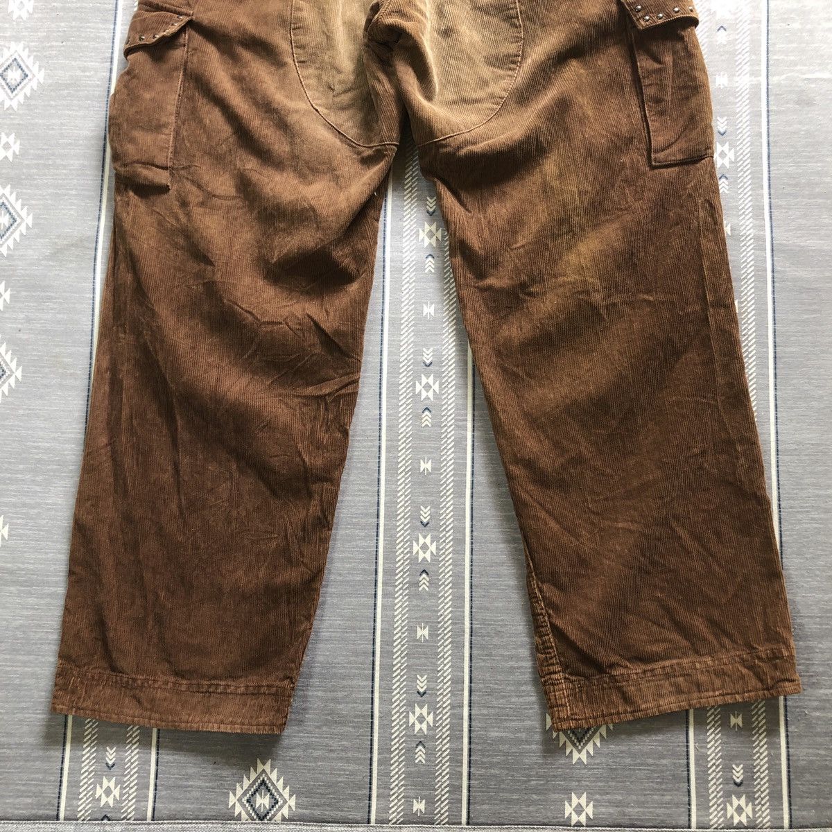 20471120 × Japanese Brand Japan Cargo Stud Multipocket Bondage Baggy Pant Size US 32 / EU 48 - 8 Thumbnail