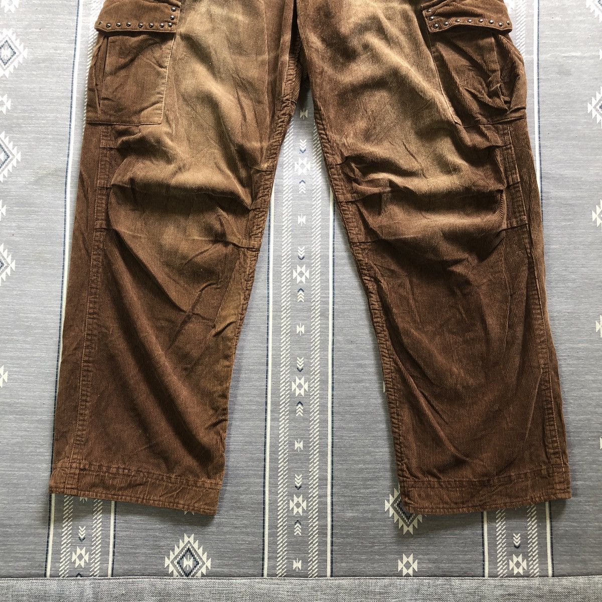 20471120 × Japanese Brand Japan Cargo Stud Multipocket Bondage Baggy Pant Size US 32 / EU 48 - 3 Thumbnail