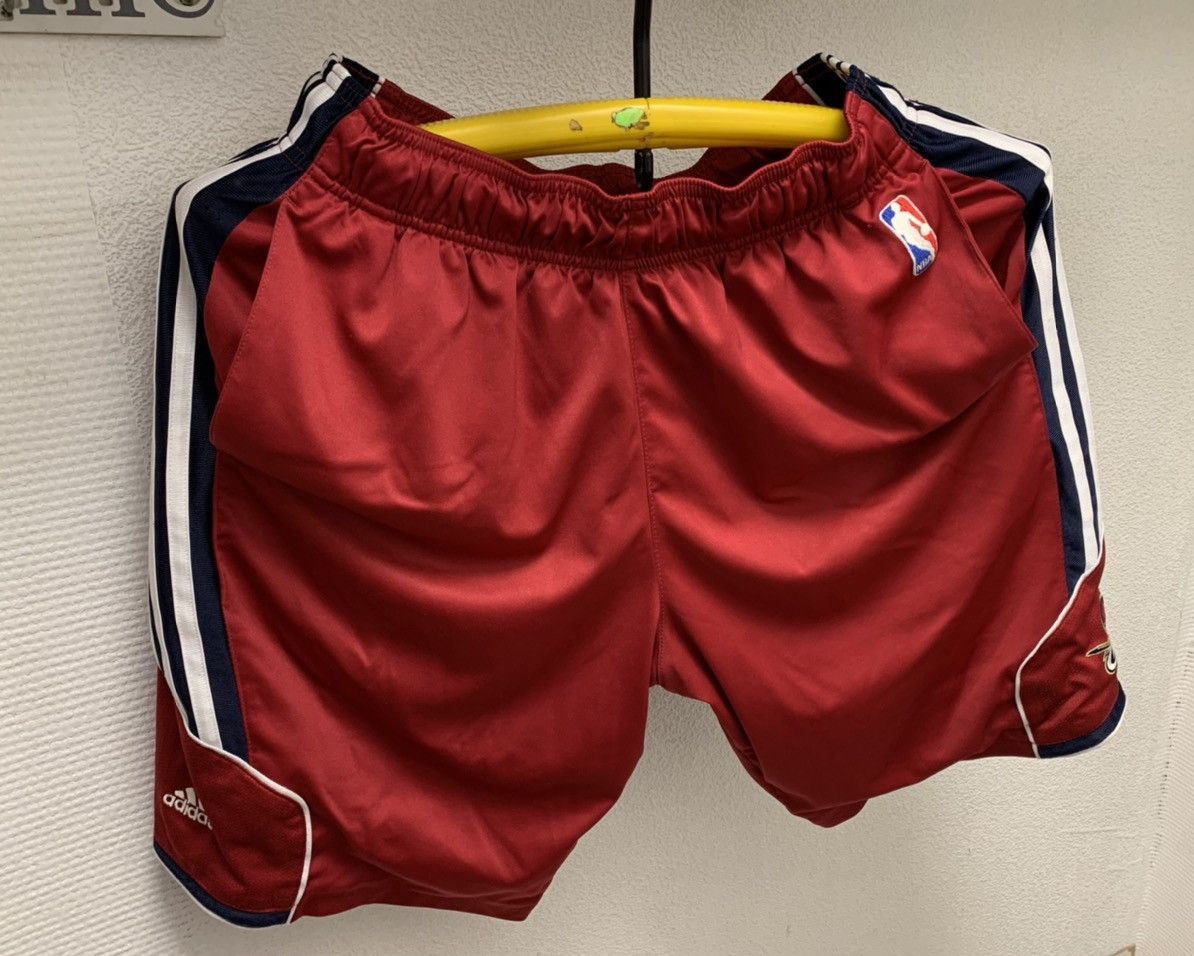 Adidas Cleveland Cavaliers Adidas shorts Nba M size vintage Size US 32 / EU 48 - 1 Thumbnail
