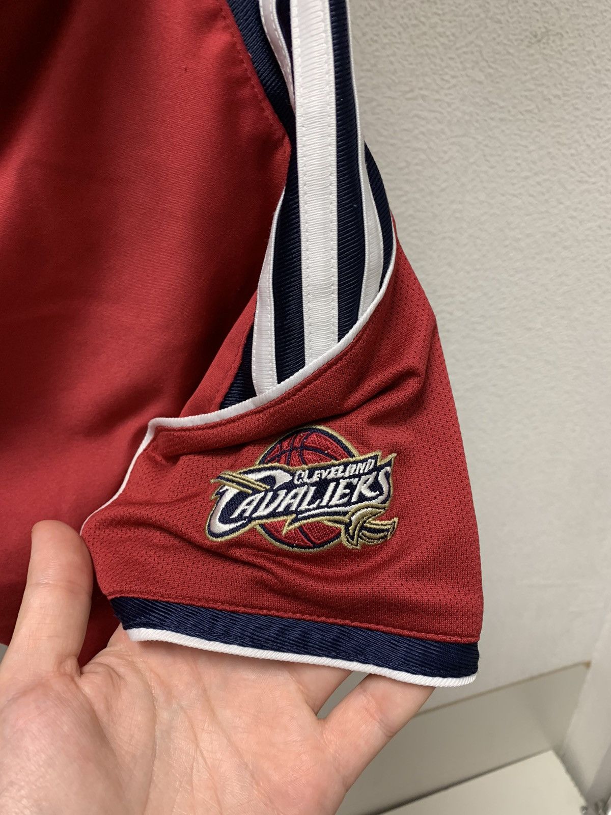 Adidas Cleveland Cavaliers Adidas shorts Nba M size vintage Size US 32 / EU 48 - 4 Thumbnail