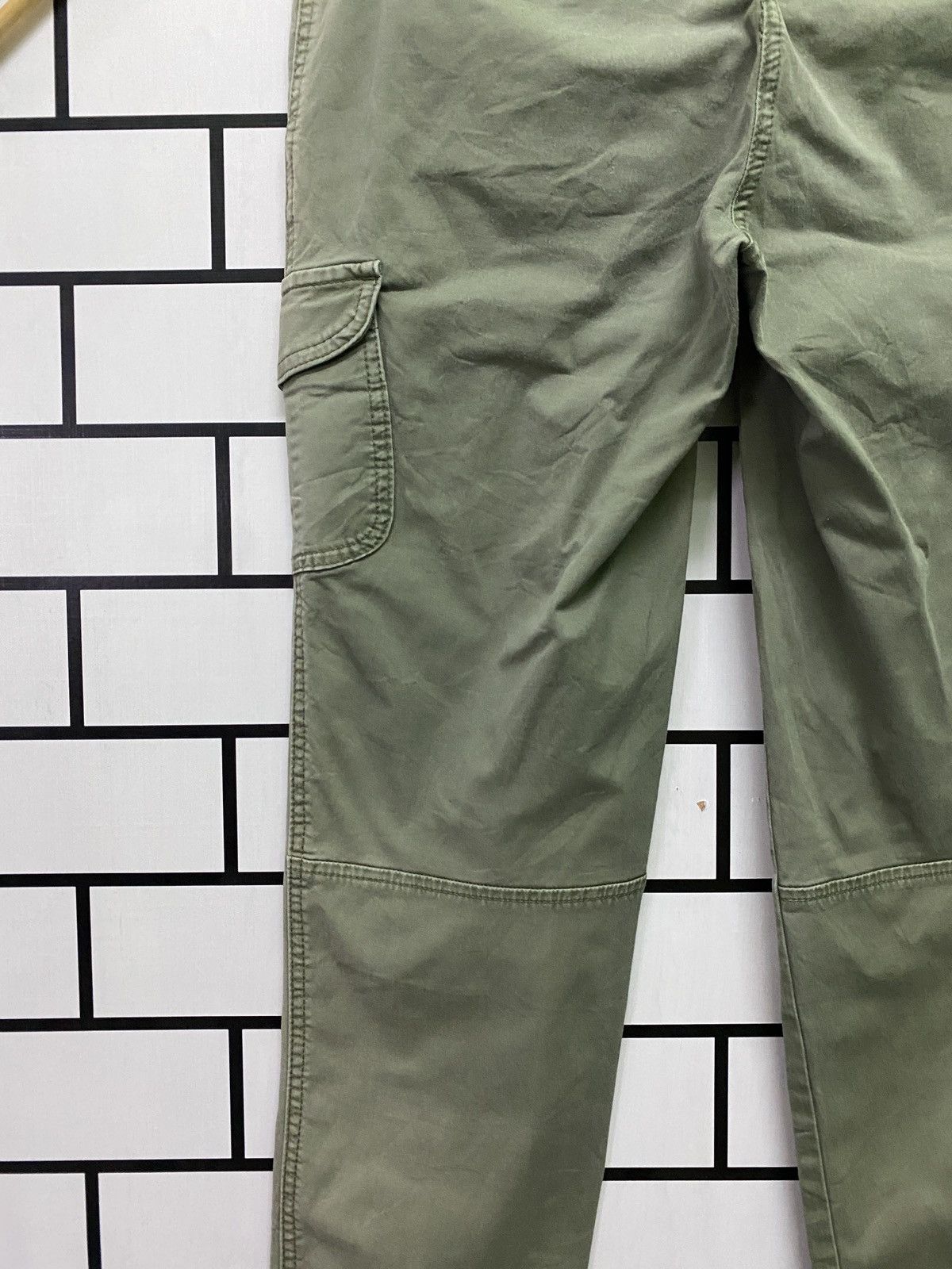 Japanese Brand × Tommy Hilfiger Cargo Tommy Hilfiger Low Waist Faded Green Multipocket Pants Size US 28 / EU 44 - 15 Thumbnail