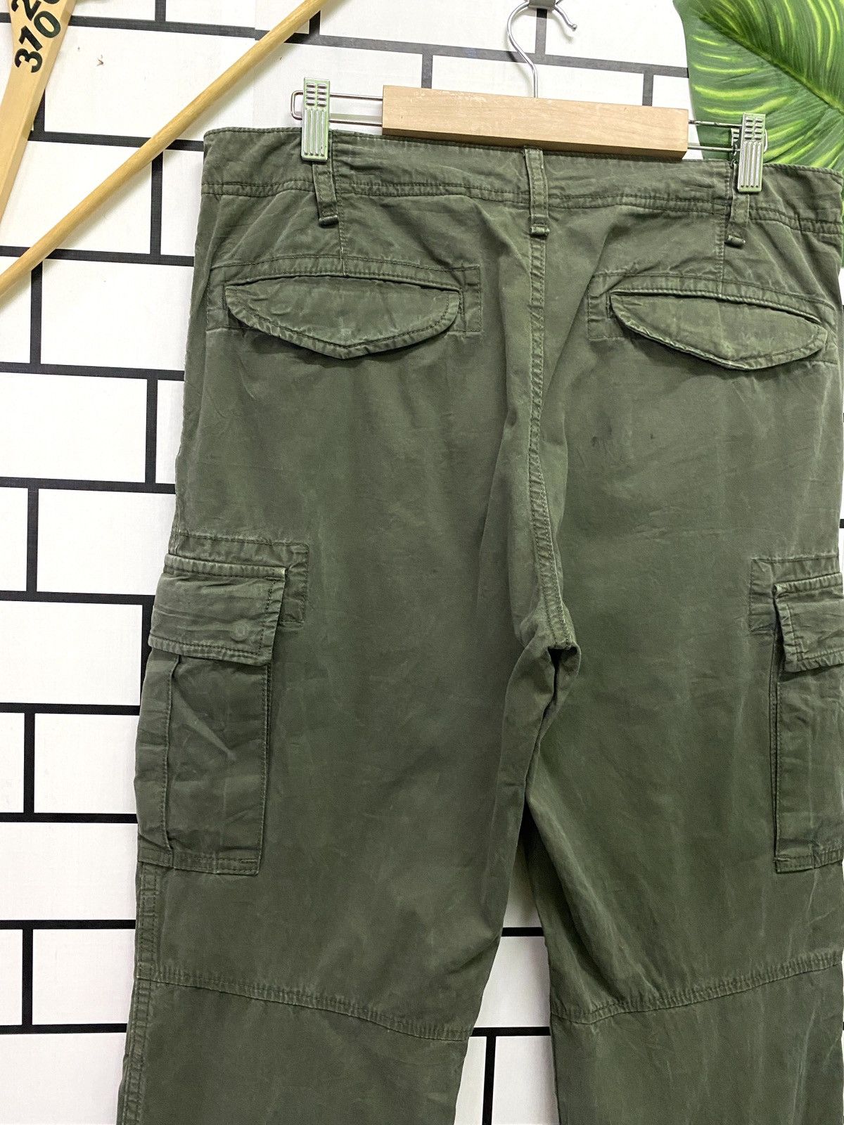 Japanese Brand × Uniqlo Uniqlo Vintage Pullover Drawstring Multi Pocket Cargo Pants Size US 32 / EU 48 - 12 Thumbnail