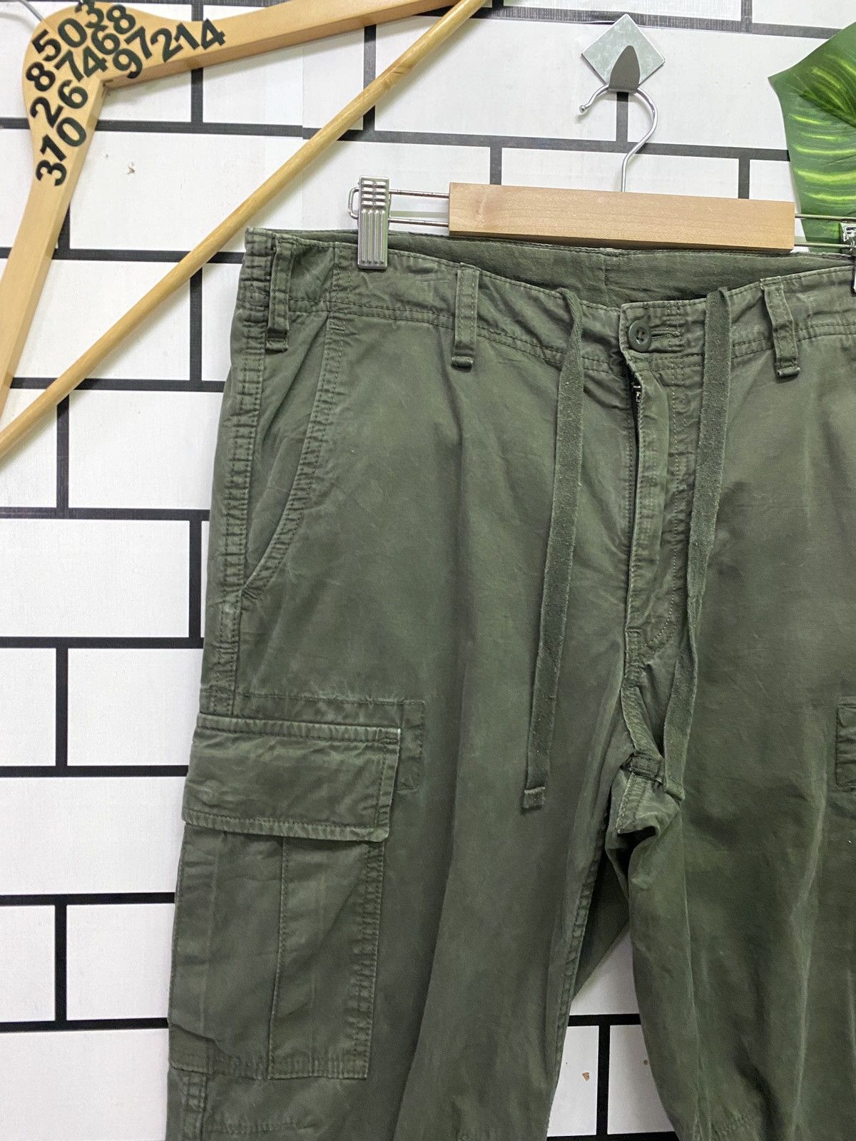 Japanese Brand × Uniqlo Uniqlo Vintage Pullover Drawstring Multi Pocket Cargo Pants Size US 32 / EU 48 - 4 Thumbnail