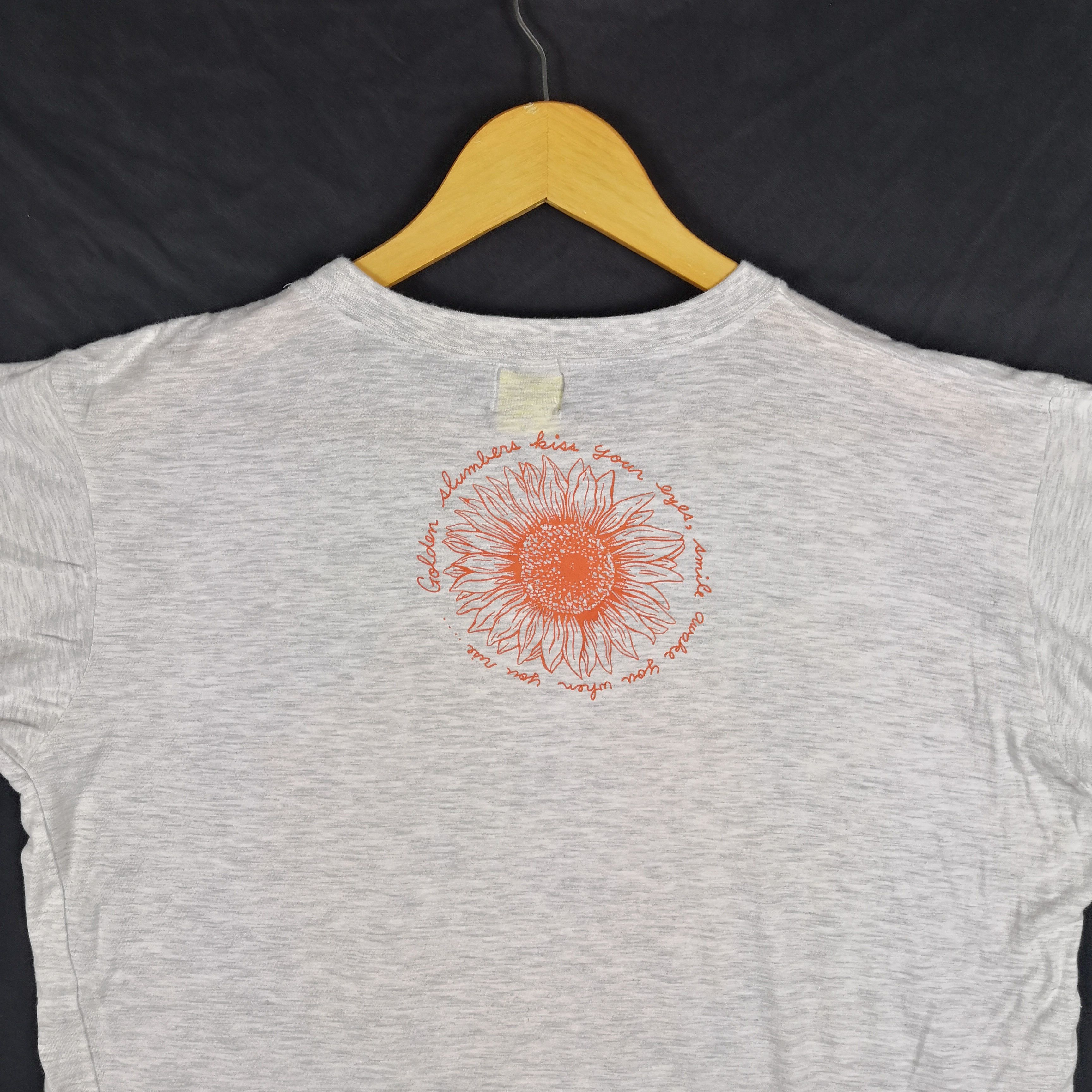 Japanese Brand Vintage 90s Sunflower T-Shirt Japanese Flowers Novelty Tees Size US L / EU 52-54 / 3 - 4 Thumbnail