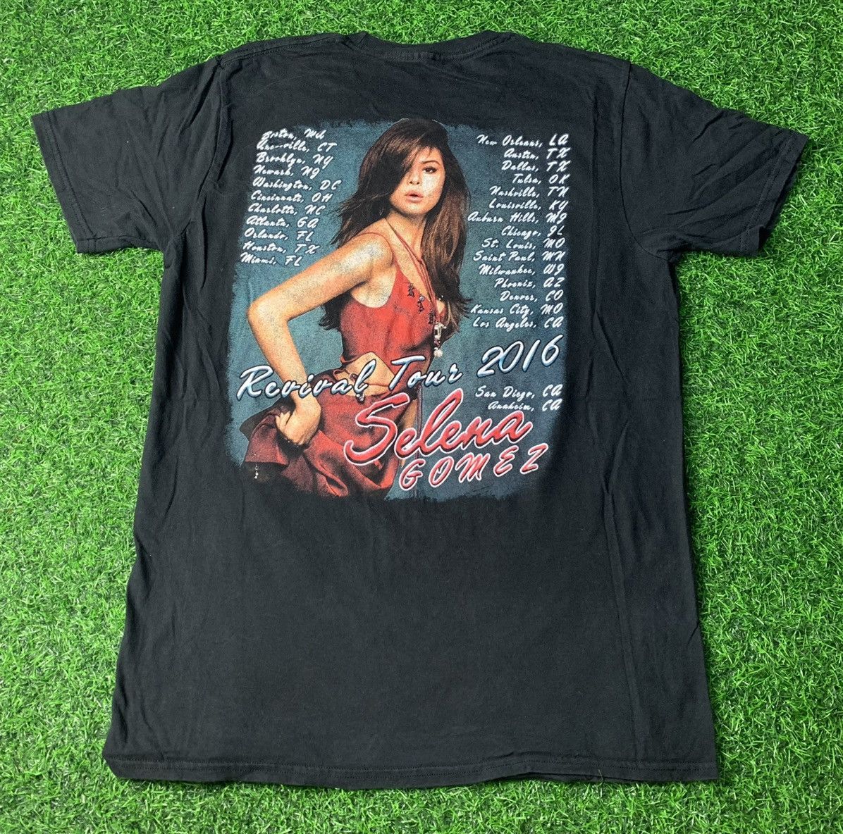 Band Tees Salena Gomez Tour Tee Artist Singer Hollywood Size US S / EU 44-46 / 1 - 3 Thumbnail