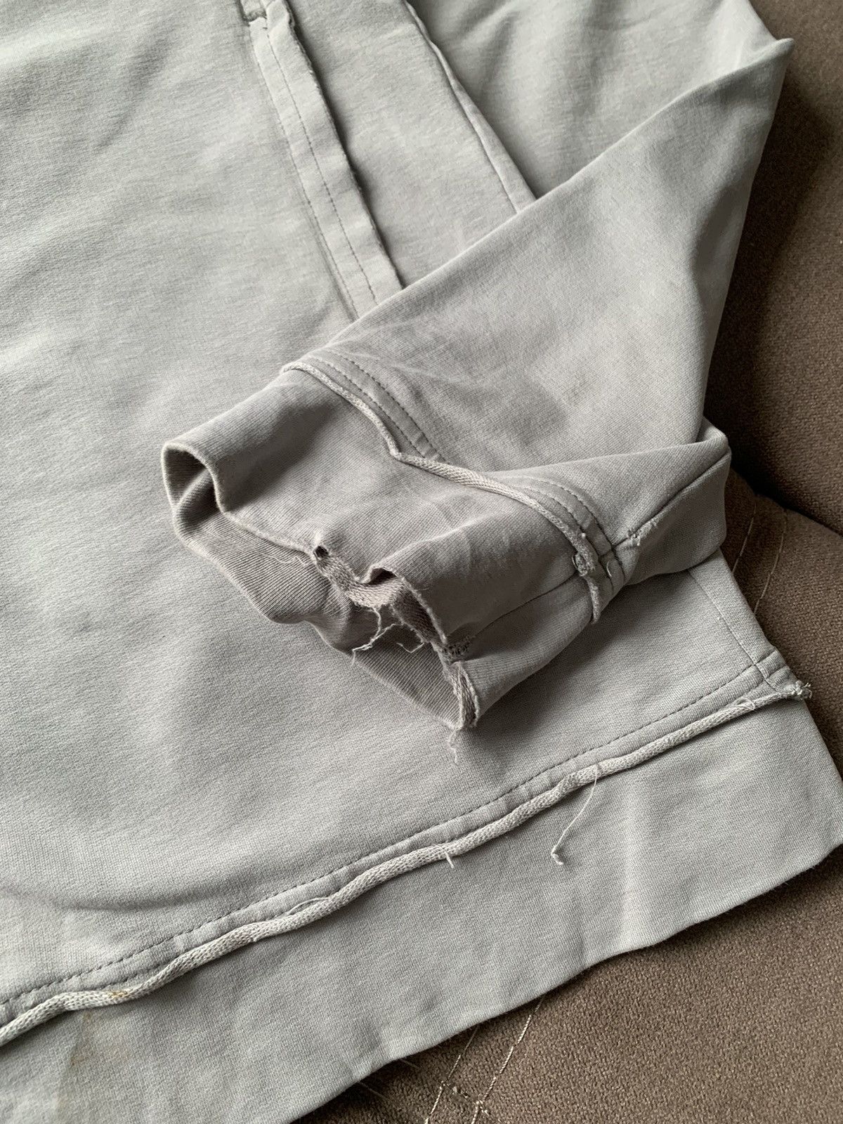 Oakley Vintage Oakley Y2K zip up Grey faded distressed sweatshirts Size US XL / EU 56 / 4 - 7 Thumbnail