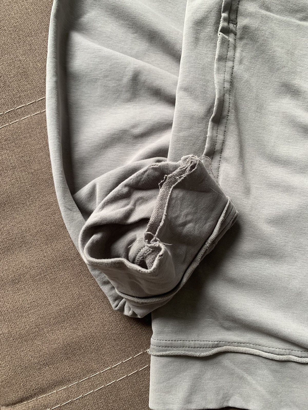 Oakley Vintage Oakley Y2K zip up Grey faded distressed sweatshirts Size US XL / EU 56 / 4 - 6 Thumbnail