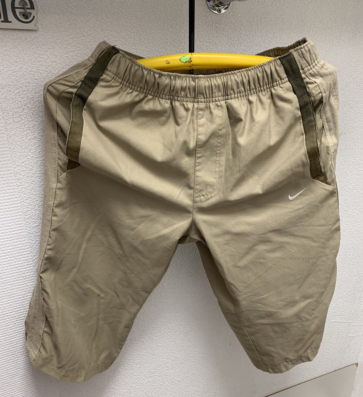Nike Nike vintage cargo shorts rare streetwear M 32 size Size US 32 / EU 48 - 1 Thumbnail