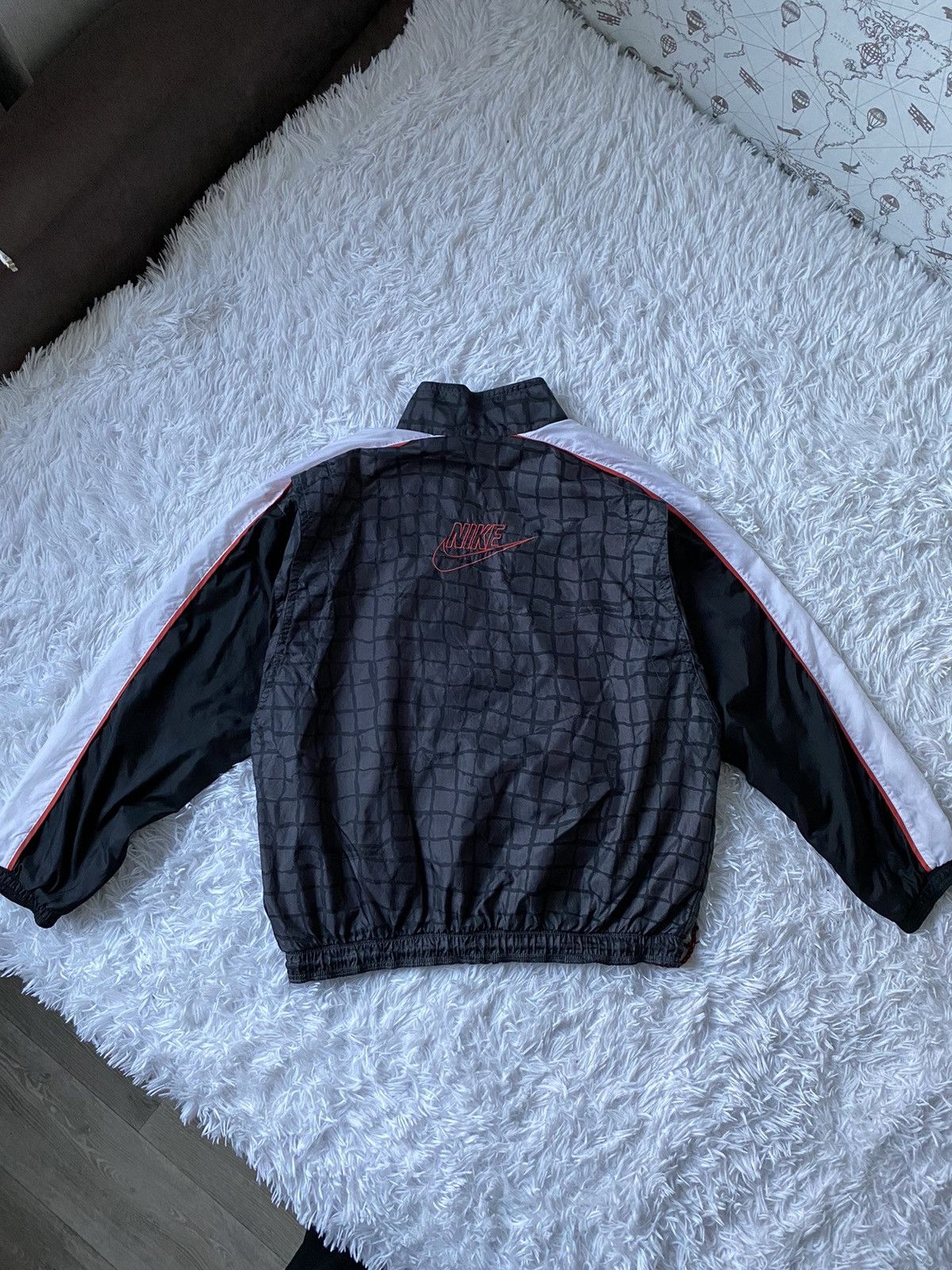 Nike Vintage 90's Nike Y2K Big Swoosh Light Jacket Size US L / EU 52-54 / 3 - 3 Thumbnail