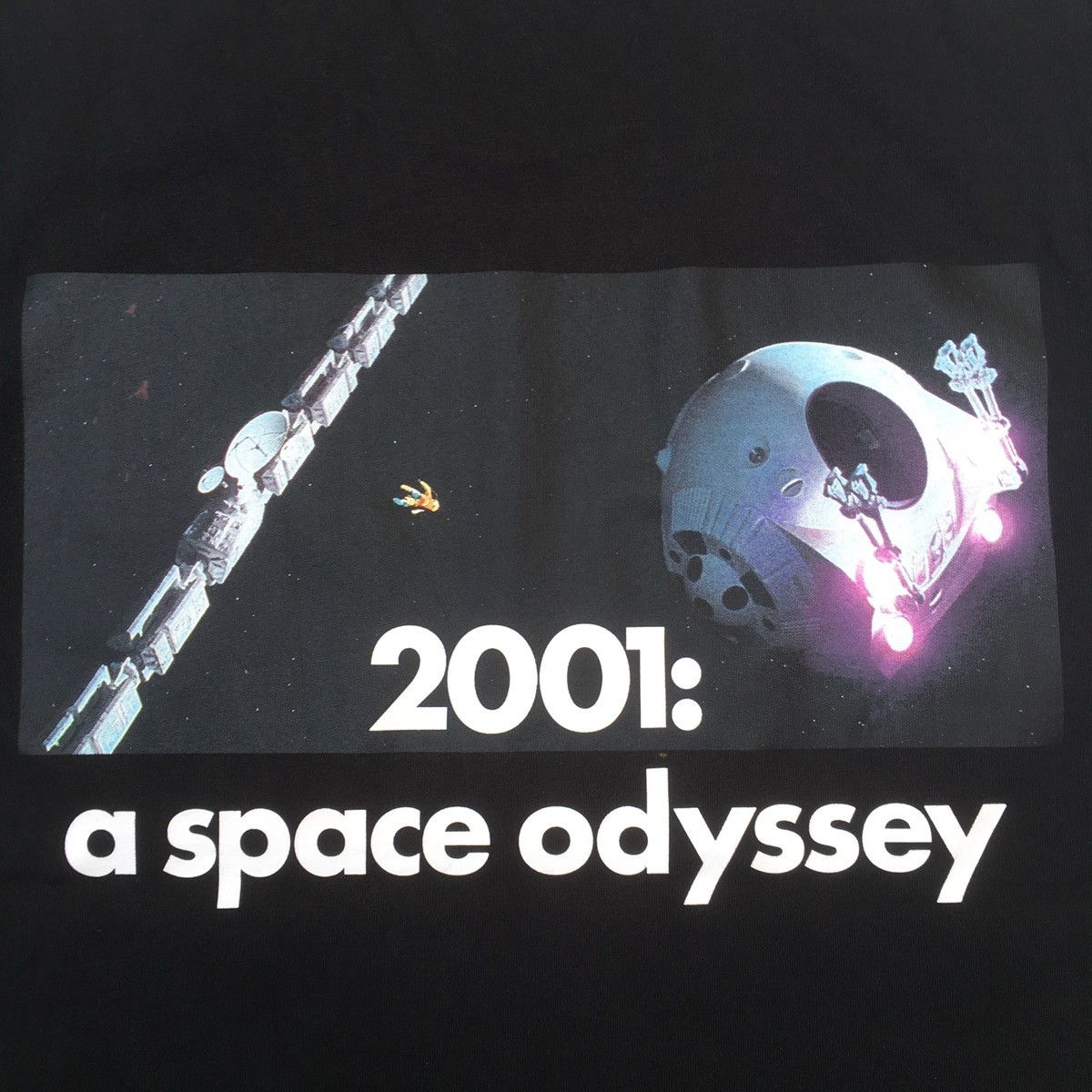 Japanese Brand × Uniqlo Last Drop ‼️ Uniqlo X 2001 A Space Odyssey Movie T-shirt Size US M / EU 48-50 / 2 - 8 Thumbnail