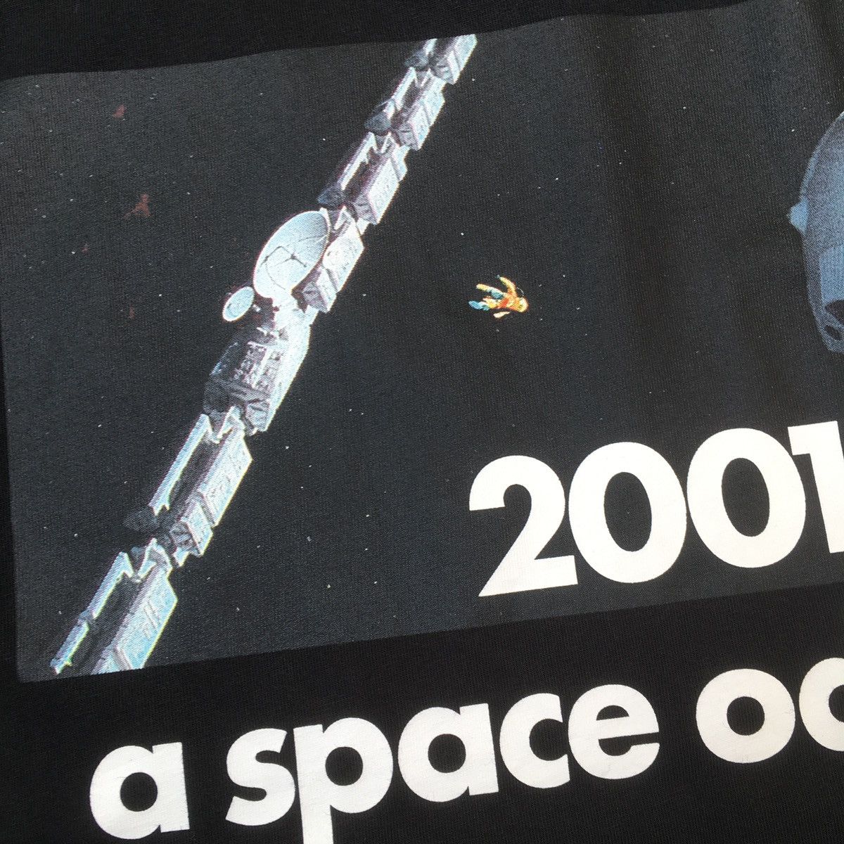 Japanese Brand × Uniqlo Last Drop ‼️ Uniqlo X 2001 A Space Odyssey Movie T-shirt Size US M / EU 48-50 / 2 - 9 Thumbnail