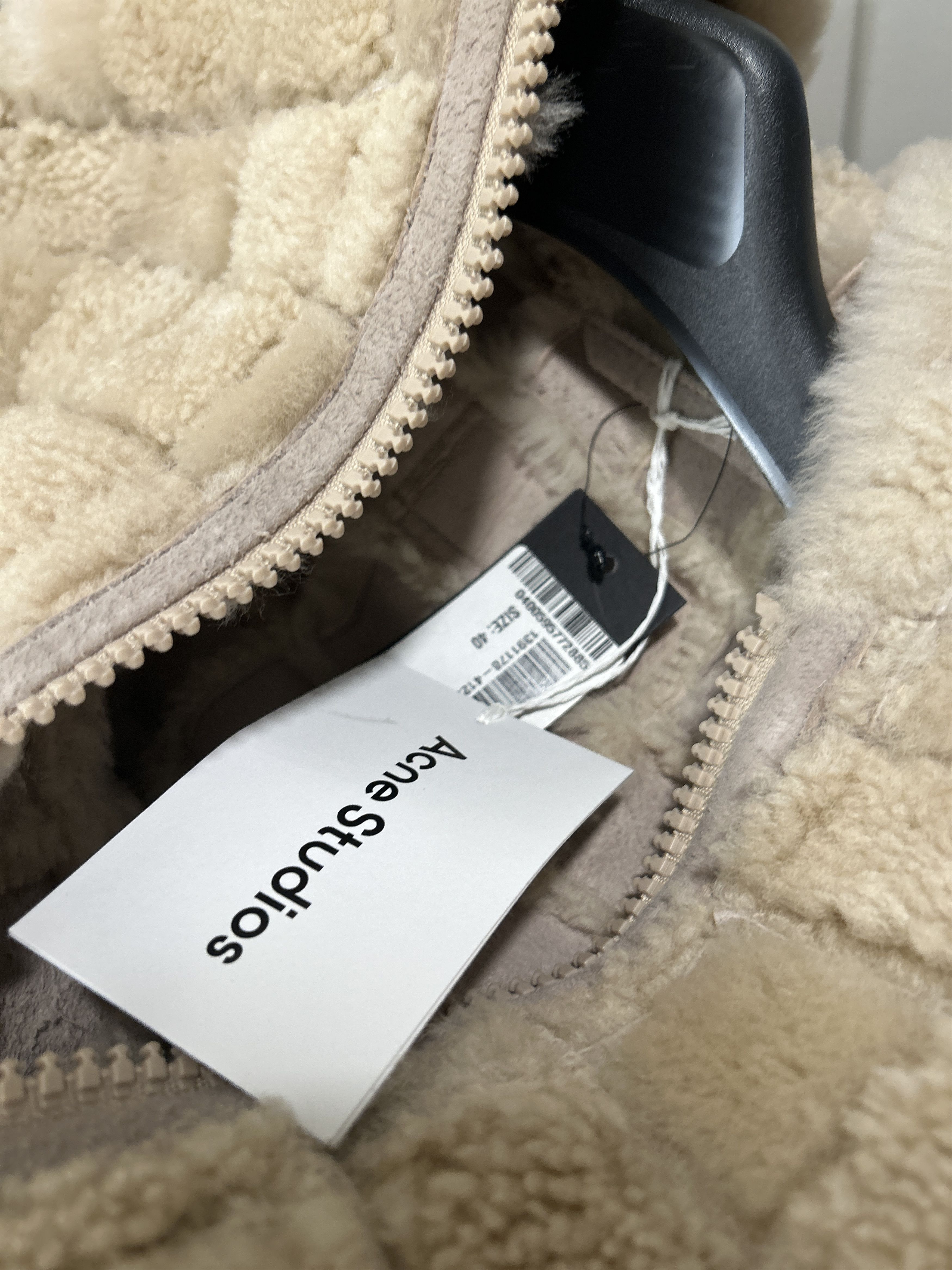 Acne Studios Acne Studios Cropped Shearling Jacket Beige size IT 40 Size M / US 6-8 / IT 42-44 - 6 Thumbnail