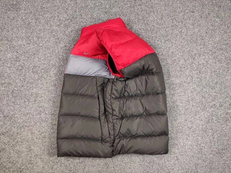 Nike Vintage Nike Down Red Grey Puffer Vest Y2K Hupe Size US L / EU 52-54 / 3 - 7 Thumbnail