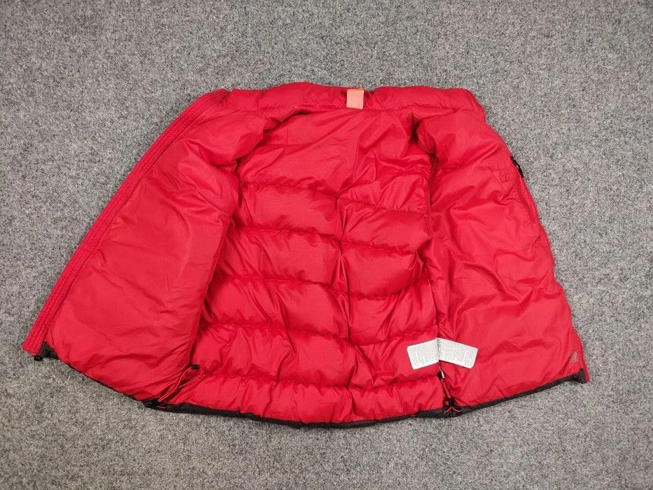 Nike Vintage Nike Down Red Grey Puffer Vest Y2K Hupe Size US L / EU 52-54 / 3 - 8 Thumbnail