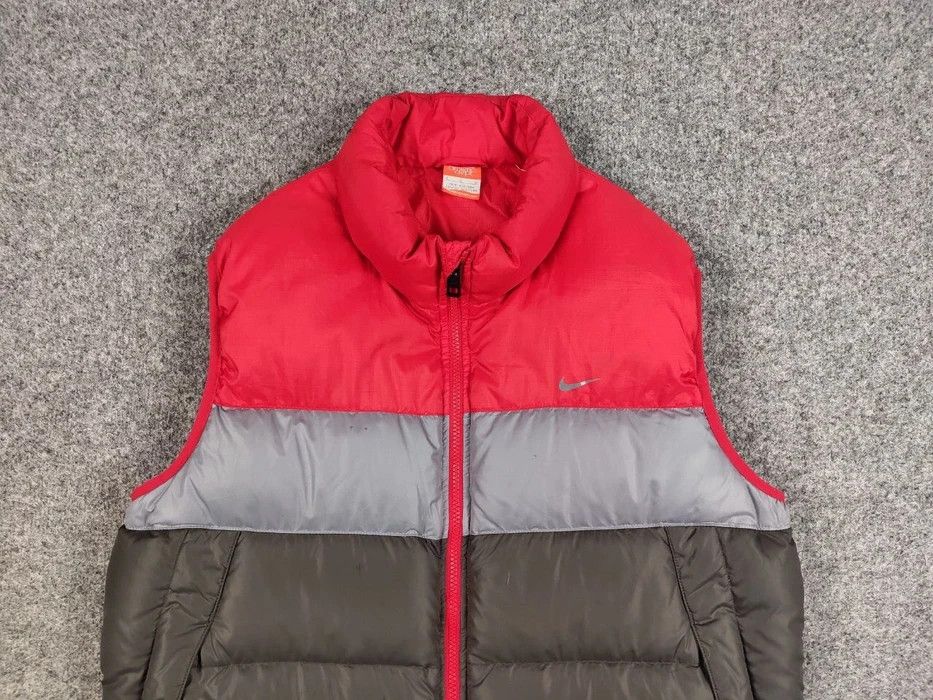 Nike Vintage Nike Down Red Grey Puffer Vest Y2K Hupe Size US L / EU 52-54 / 3 - 3 Thumbnail