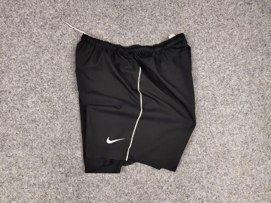 Nike Vintage Nike Shorts Black Logo swoosh casual Y2K Streetwear Size US 34 / EU 50 - 5 Thumbnail