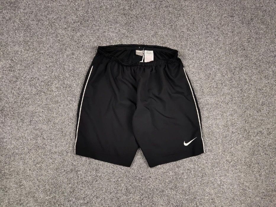 Nike Vintage Nike Shorts Black Logo swoosh casual Y2K Streetwear Size US 34 / EU 50 - 1 Thumbnail
