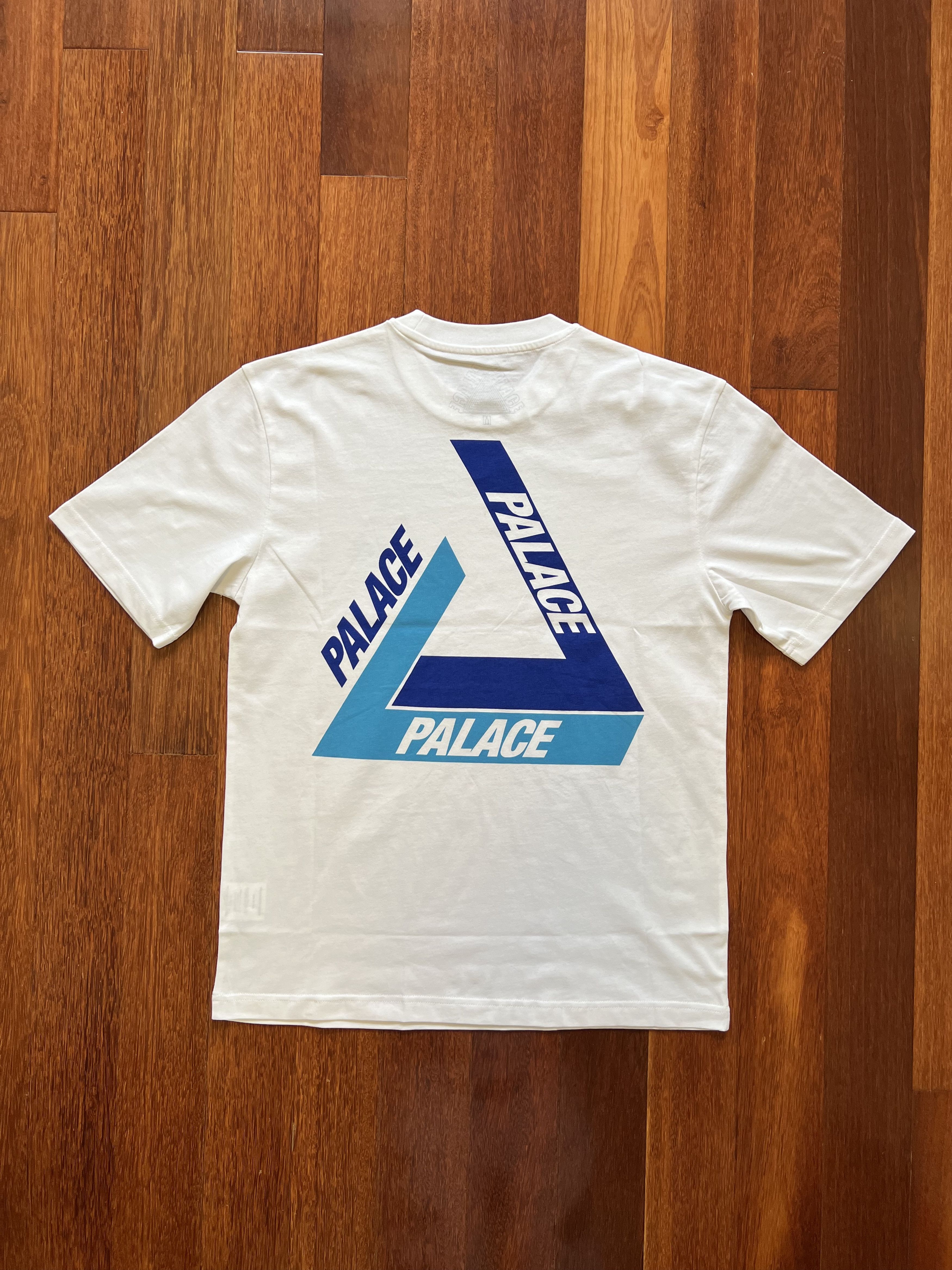 Palace 💚 2018 Palace Tri Shadow T-Shirt White/Blue Medium NEW Size US M / EU 48-50 / 2 - 6 Thumbnail