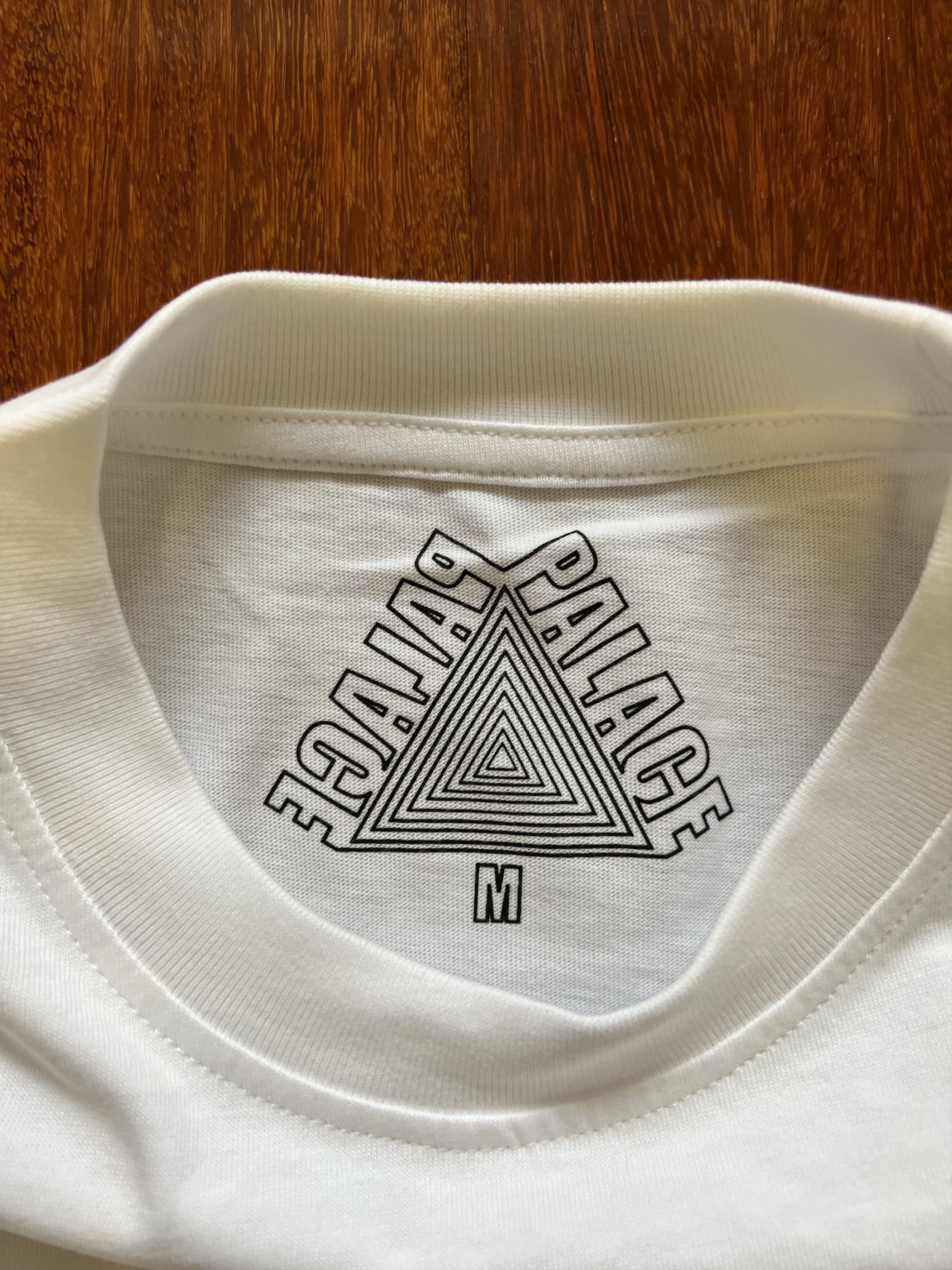 Palace 💚 2018 Palace Tri Shadow T-Shirt White/Blue Medium NEW Size US M / EU 48-50 / 2 - 10 Thumbnail