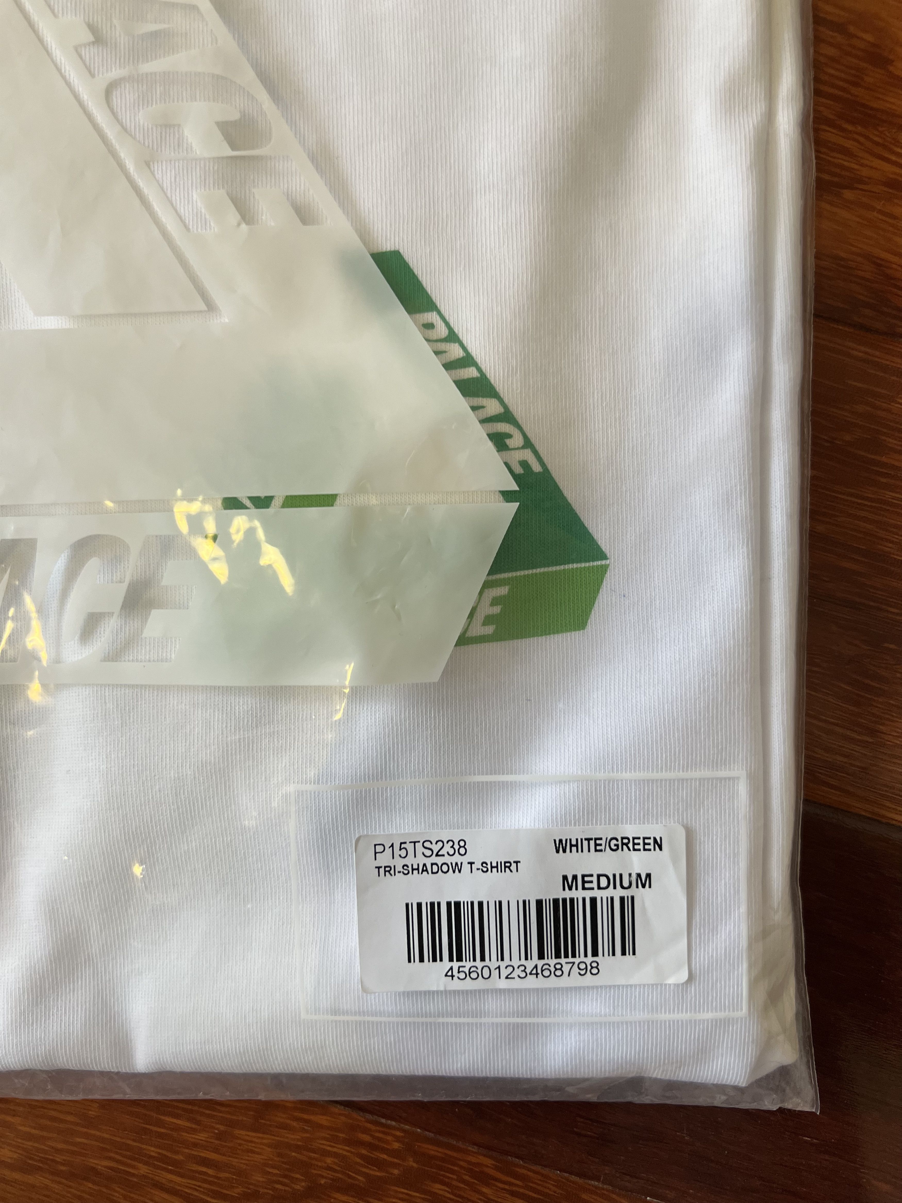 Palace 💚 2018 Palace Tri Shadow T-Shirt White/Green Medium NEW Size US M / EU 48-50 / 2 - 5 Thumbnail