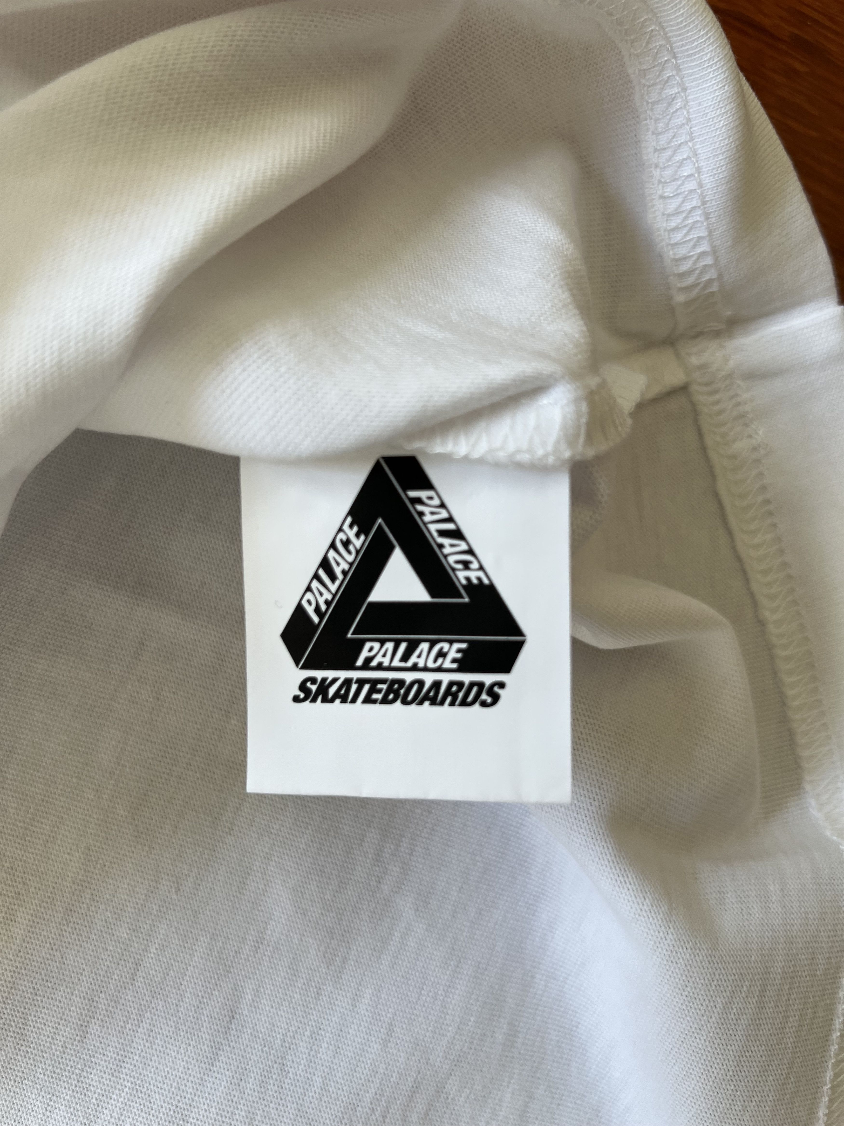 Palace 💚 2018 Palace Tri Shadow T-Shirt White/Green Medium NEW Size US M / EU 48-50 / 2 - 11 Thumbnail