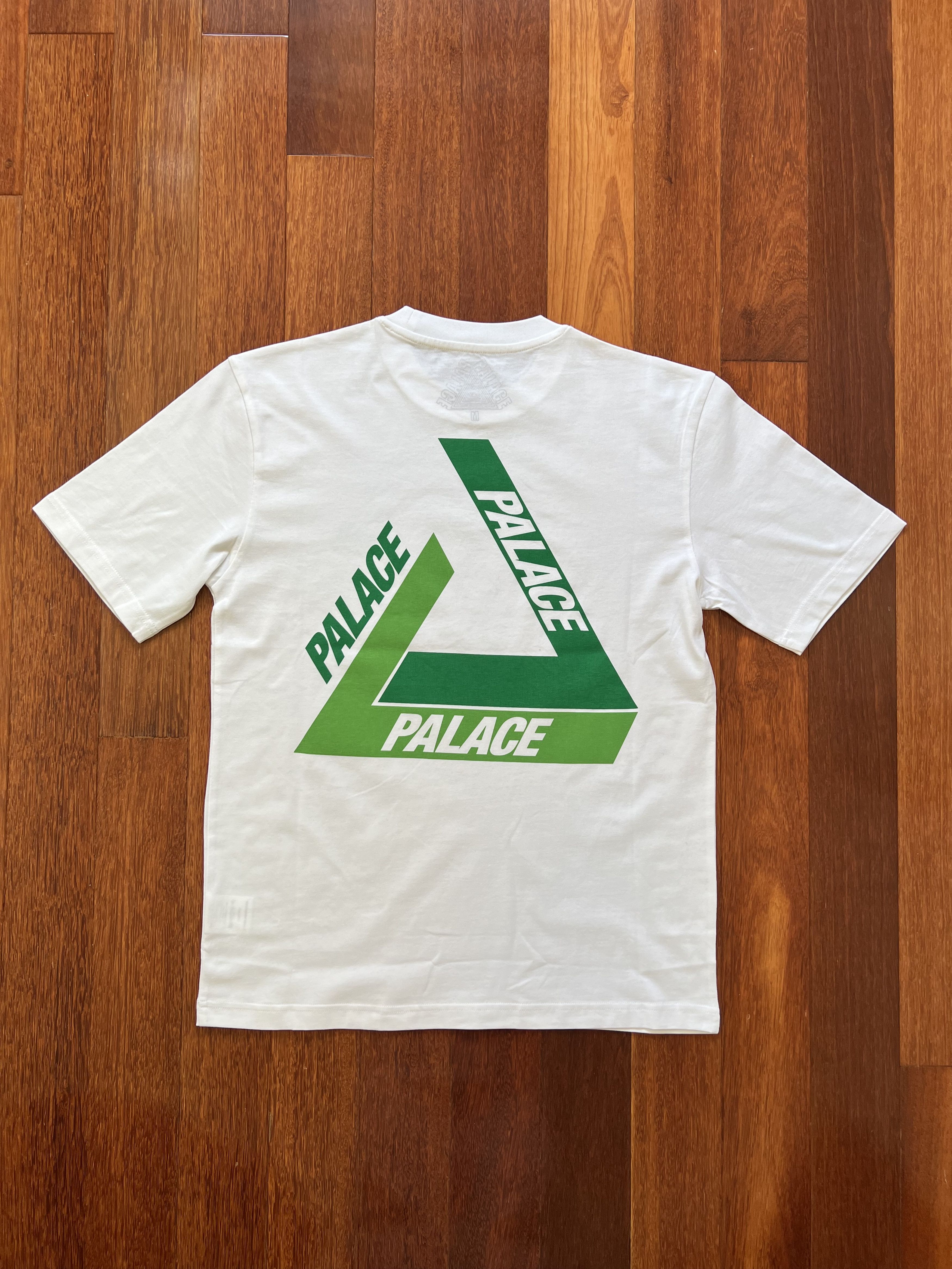 Palace 💚 2018 Palace Tri Shadow T-Shirt White/Green Medium NEW Size US M / EU 48-50 / 2 - 6 Thumbnail