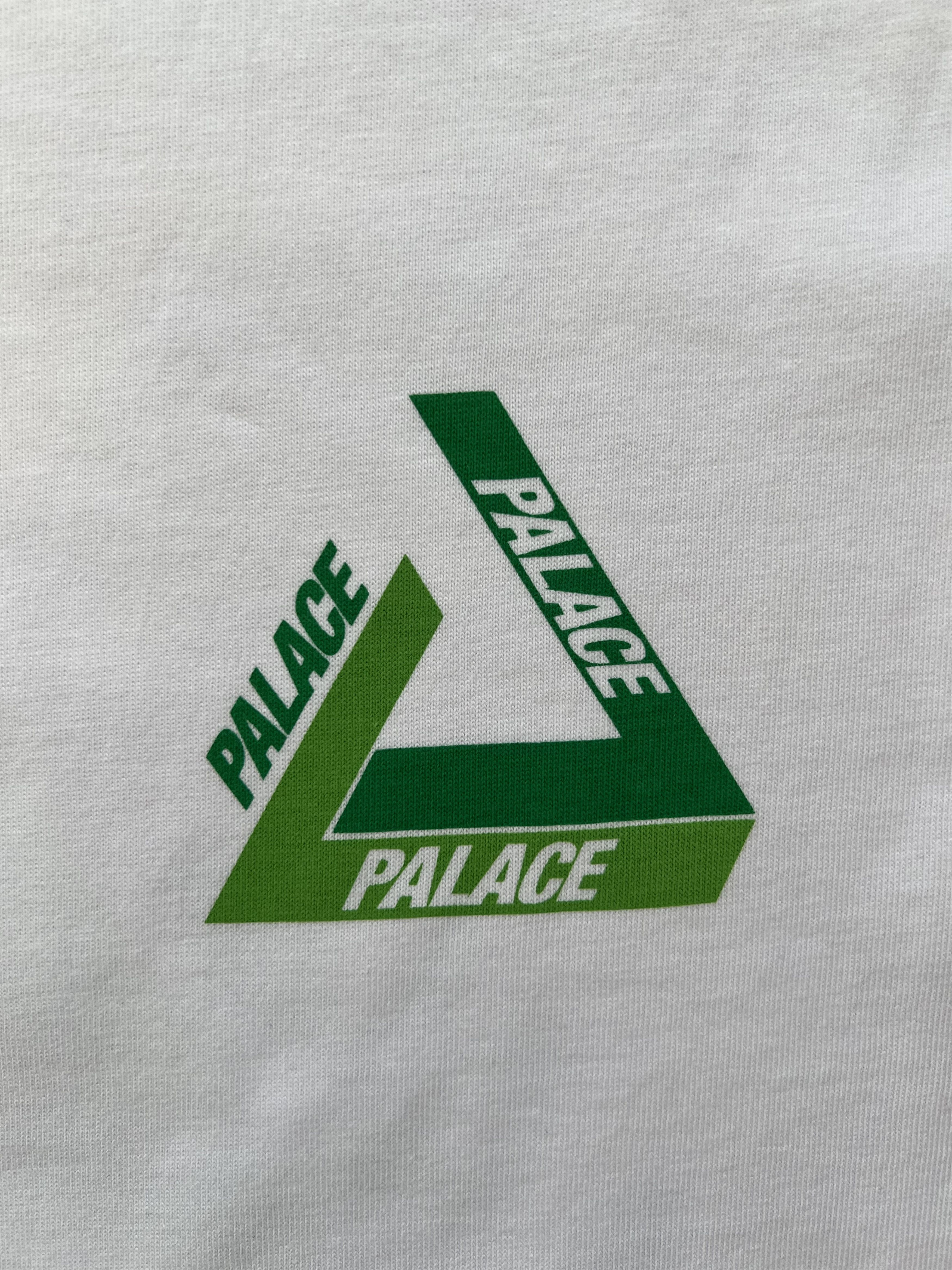 Palace 💚 2018 Palace Tri Shadow T-Shirt White/Green Medium NEW Size US M / EU 48-50 / 2 - 9 Thumbnail
