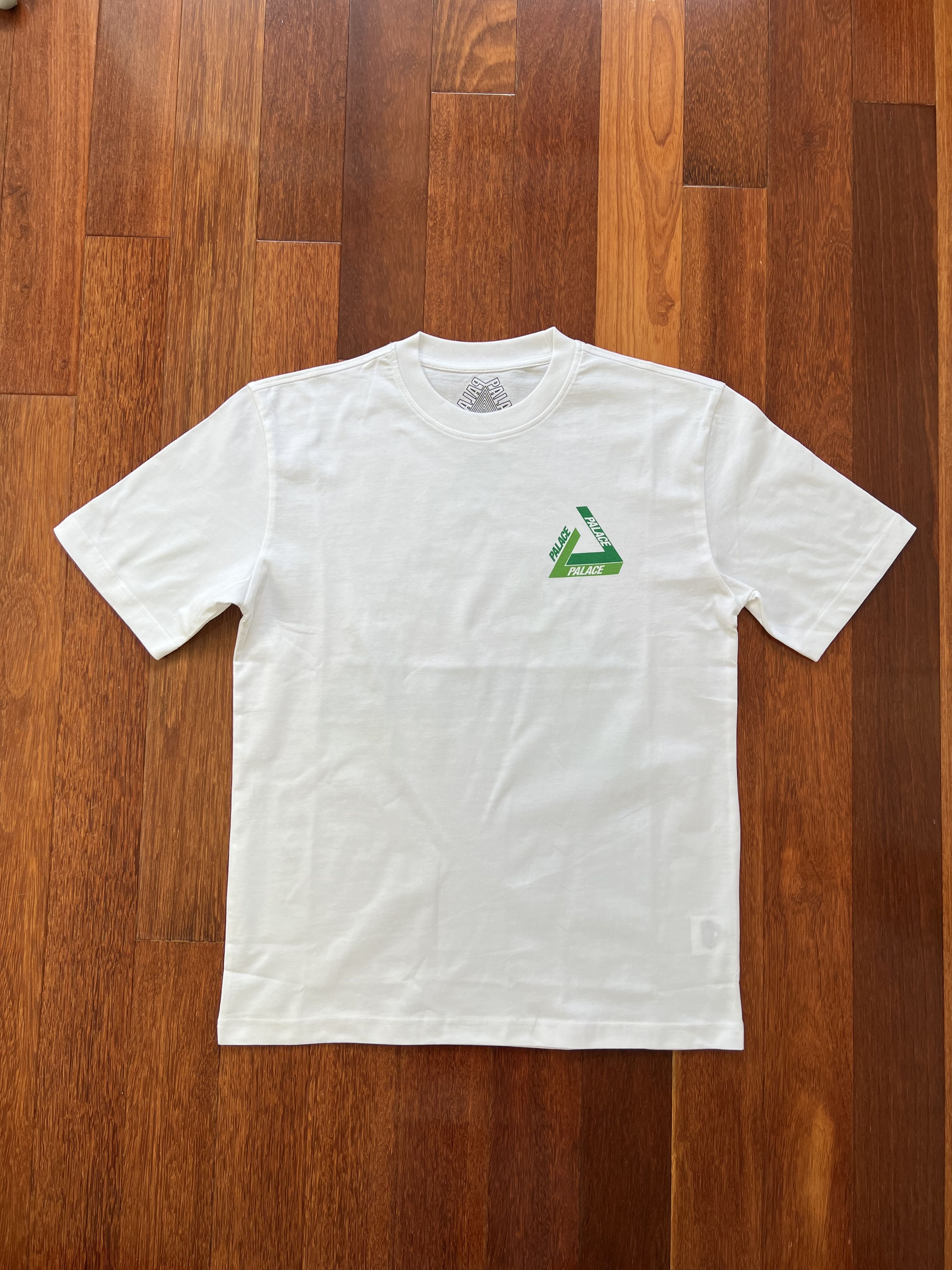 Palace 💚 2018 Palace Tri Shadow T-Shirt White/Green Medium NEW Size US M / EU 48-50 / 2 - 7 Thumbnail