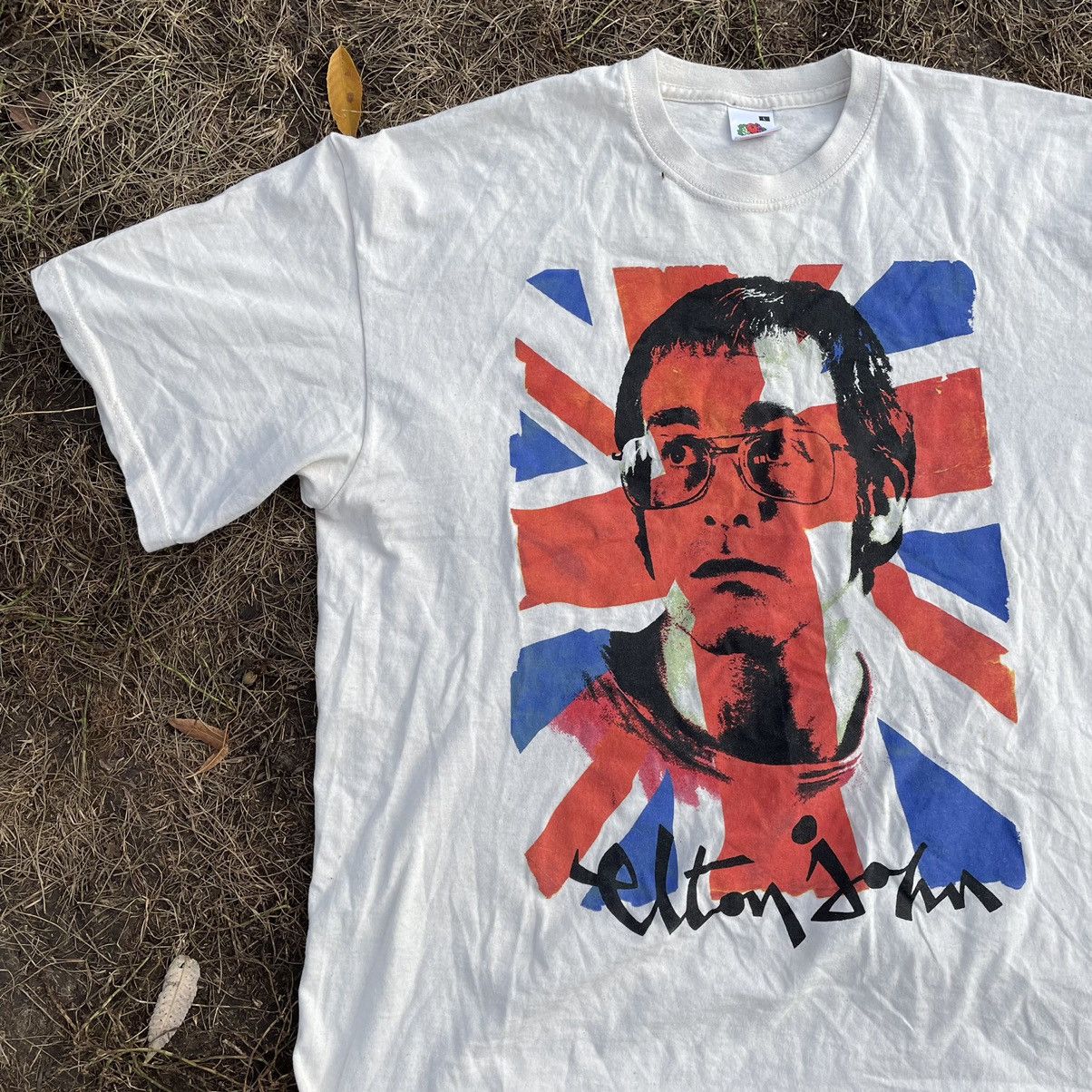 Vintage Vintage Y2K Elton John Graphic Tee Streetwear Union Jack L Size US L / EU 52-54 / 3 - 3 Thumbnail