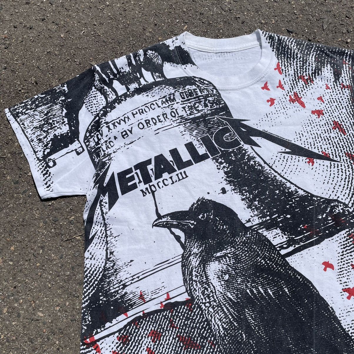 Vintage Vintage Y2K Metallica Thrashed All Over Print Band Tee M Size US M / EU 48-50 / 2 - 2 Thumbnail