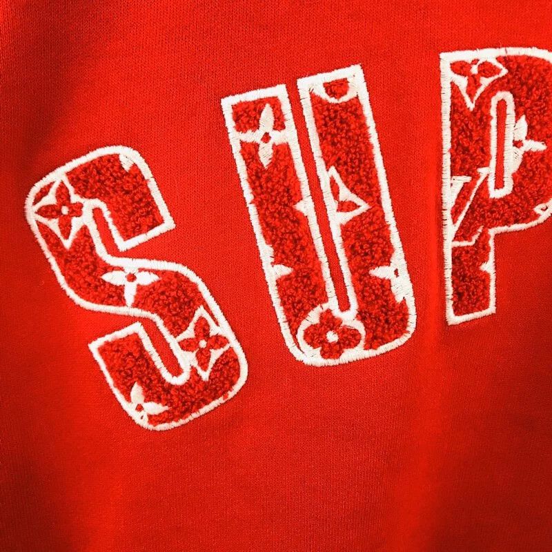 Louis Vuitton × Supreme 5L Louis Vuitton x Supreme Arc Logo Sweater Size US XXL / EU 58 / 5 - 4 Thumbnail