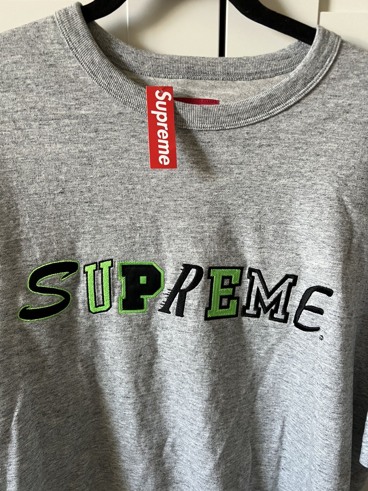 SUPREME FW22 CATWOMAN TEE BLACK DS SIZE S-XXL