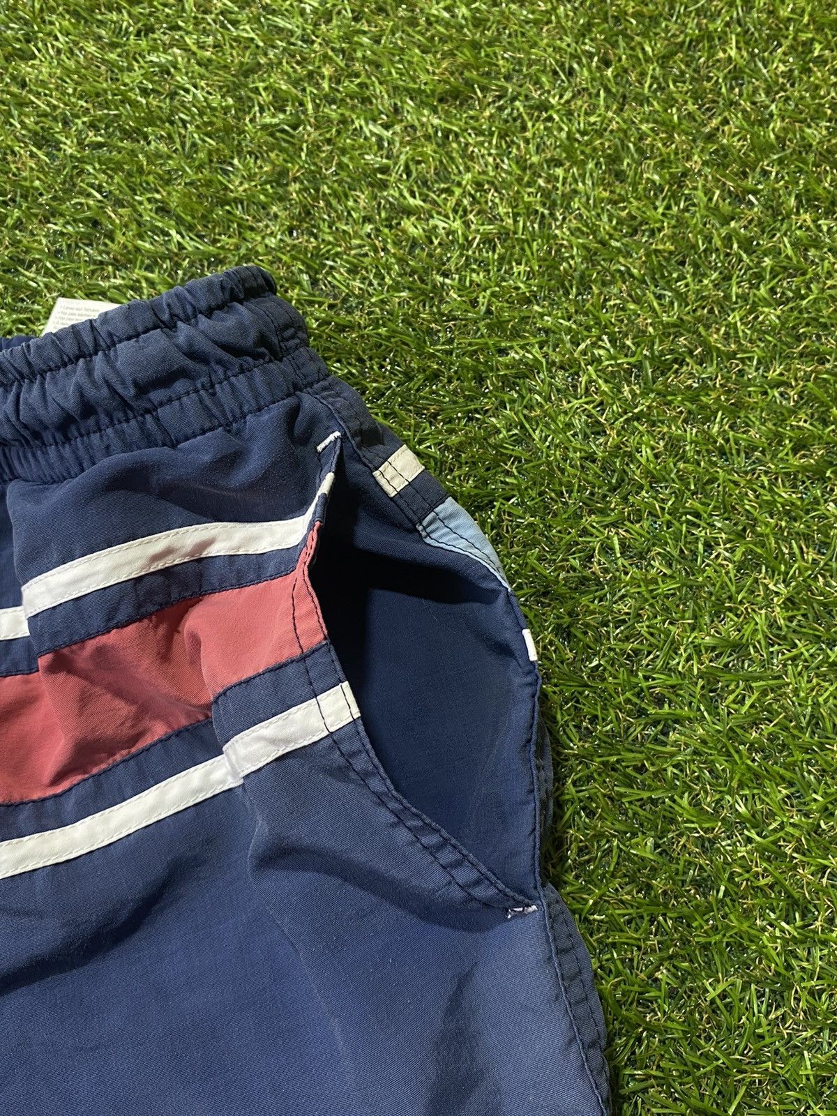 Lacoste Vintage Y2k Lacoste shorts streetwear casual style size S Size US 30 / EU 46 - 2 Thumbnail