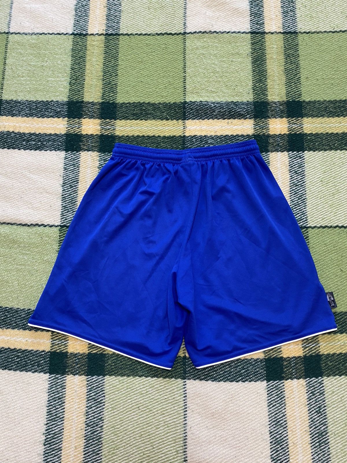 Adidas Vintage Adidas shorts streetwear y2k casual style size S Size US 30 / EU 46 - 4 Thumbnail
