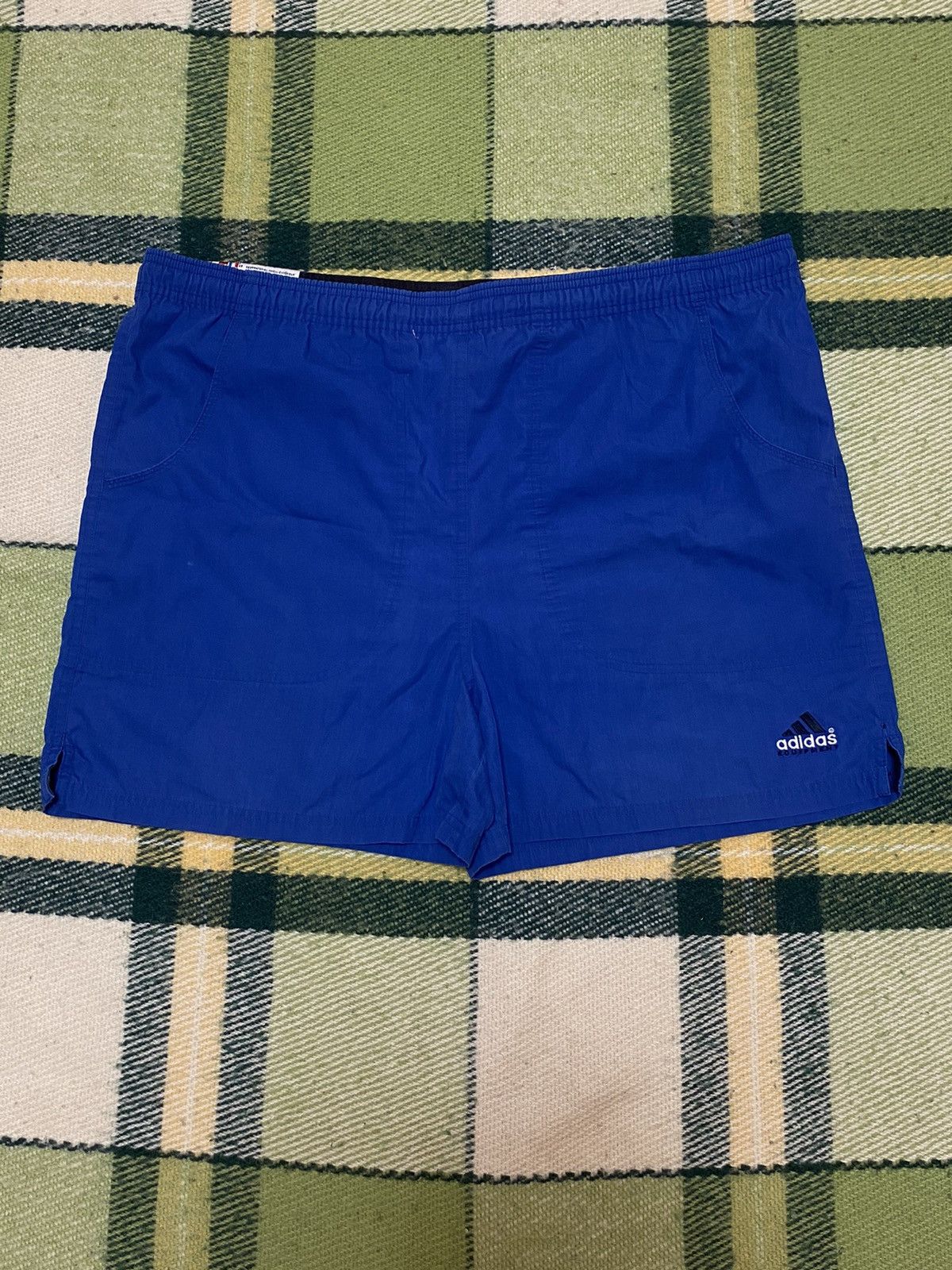 Adidas Vintage Adidas shorts streetwear y2k casual style size L Size US 34 / EU 50 - 1 Thumbnail