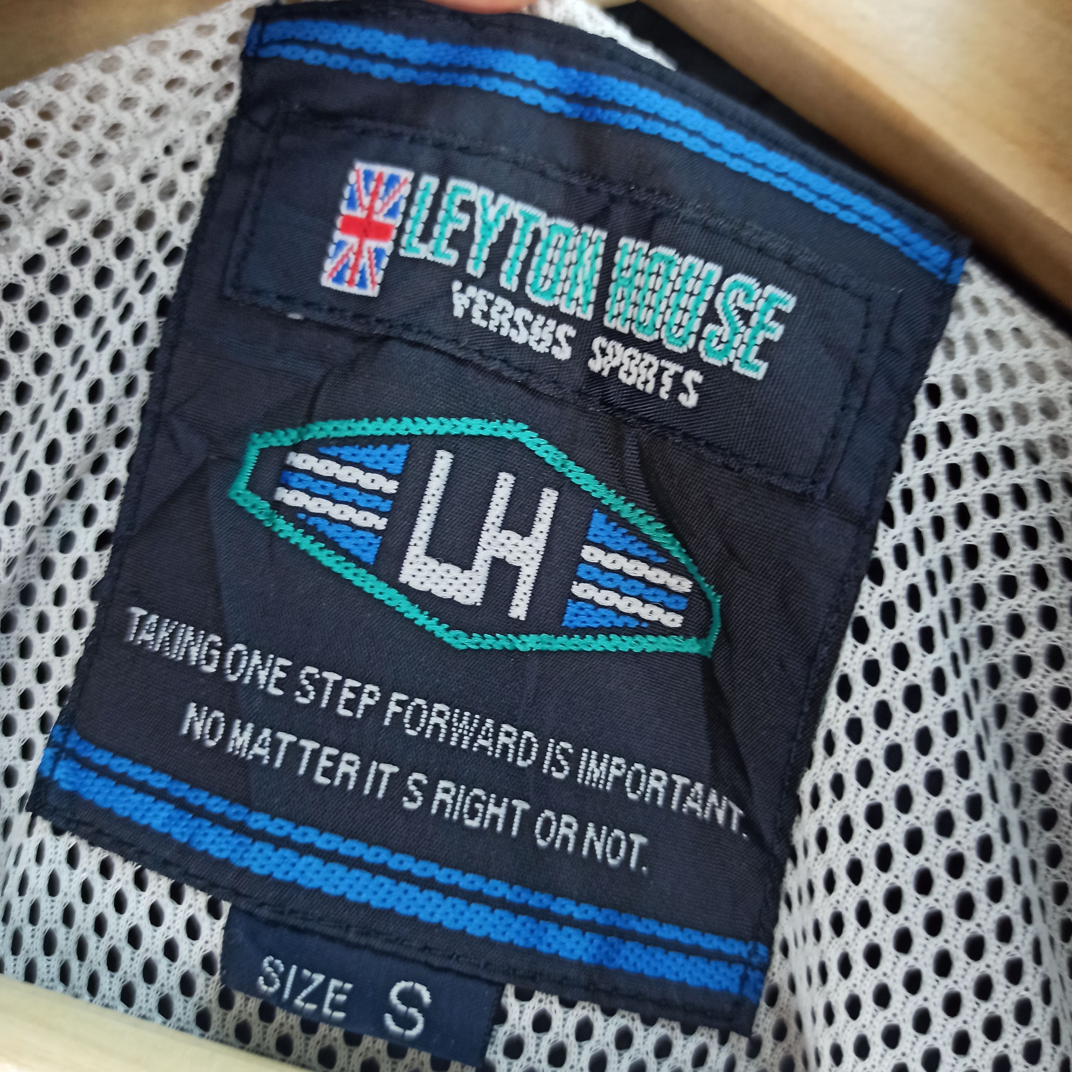 Other Vintage🔥 Leyton House Versus Sports Bomber jacket Hoodie Size US S / EU 44-46 / 1 - 9 Thumbnail