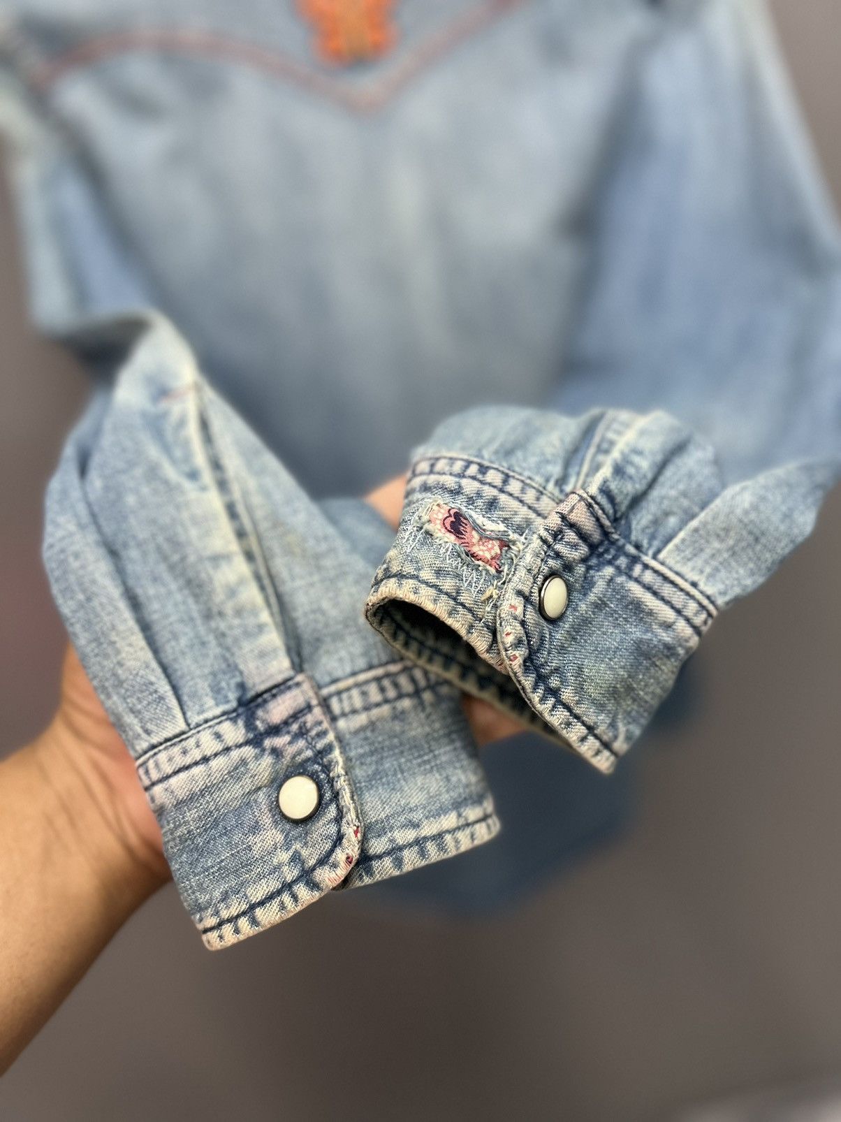 Hysteric Glamour × Vintage VINTAGE 🔥HYSTERIC GLAMOUR PEARL SNAP BUTTON DENIM SHIRT Size M / US 6-8 / IT 42-44 - 8 Thumbnail