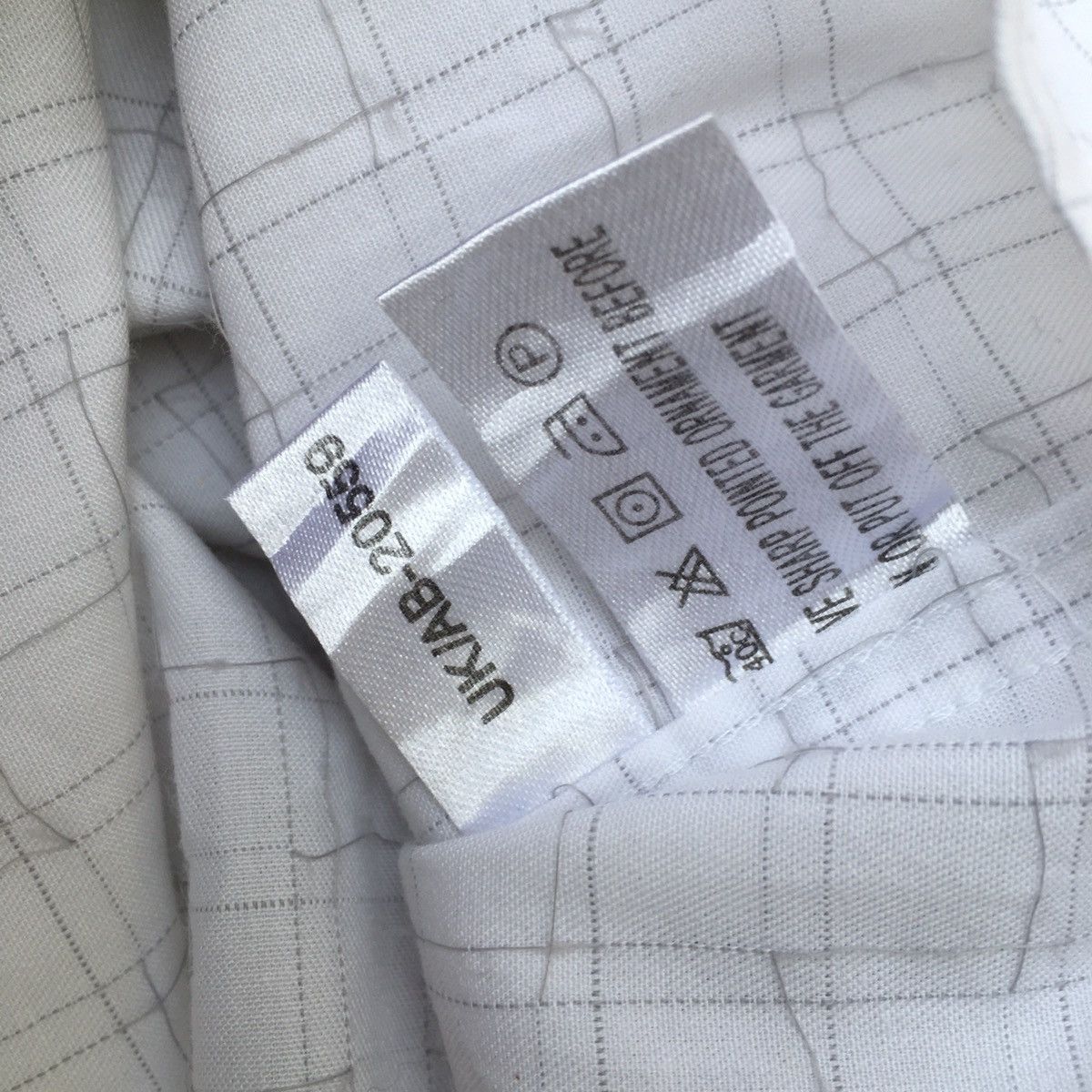 Vintage Vintage Yves Saint Laurent pour homme ERD GRUNGE SHIRT Size US XL / EU 56 / 4 - 6 Thumbnail