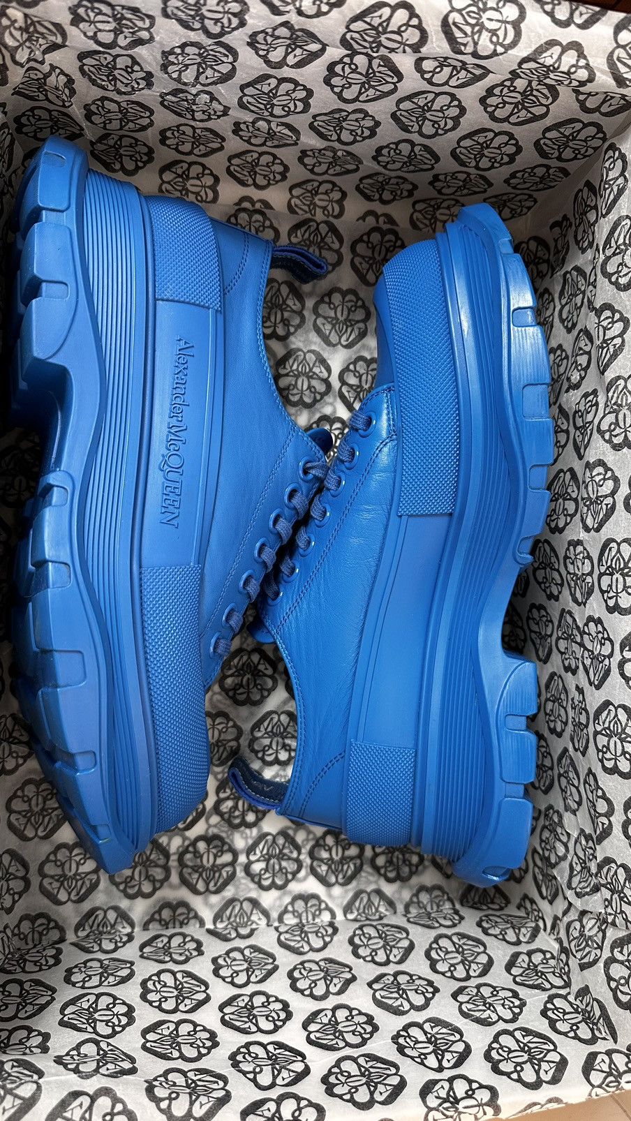 Alexander McQueen Blue Tread Slick Low Sneakers Size US 7.5 / EU 40-41 - 9 Thumbnail