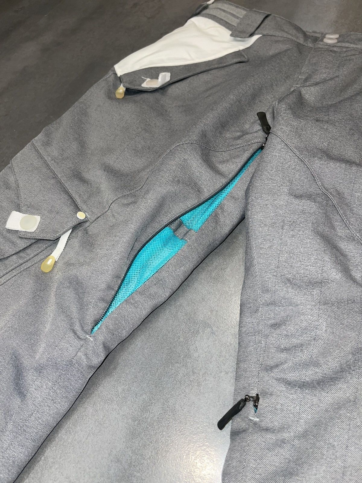 Oakley Oakley Technical Cargo Grey White Ski Pants Size 28" / US 6 / IT 42 - 13 Thumbnail