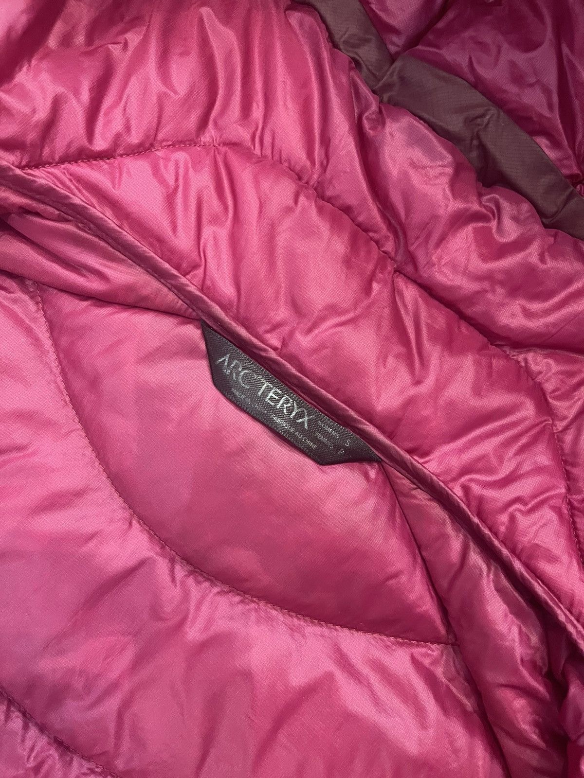 Arc'teryx Arc'Teryx Cerium Lt Hoody Technical Burgundy Puffer Jacket Size S / US 4 / IT 40 - 14 Thumbnail