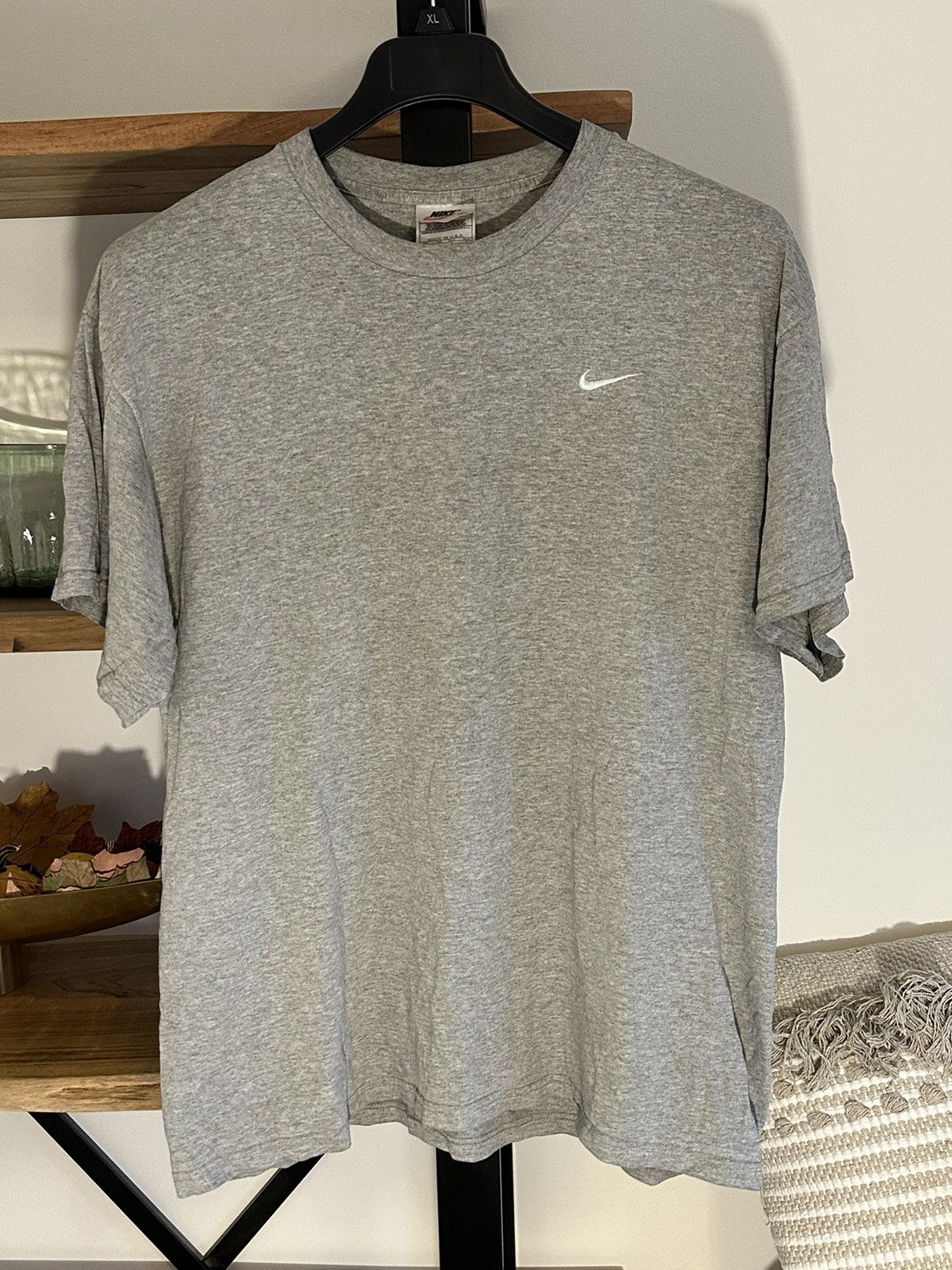 Nike × Vintage Vintage 90s Nike Y2K Embroidered Swoosh Grey T-Shirt logo Size US L / EU 52-54 / 3 - 3 Thumbnail