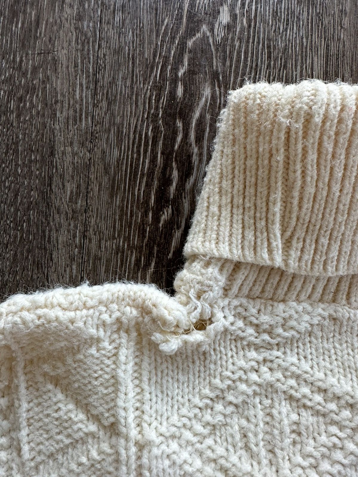 Vintage 1960s Turtle-Neck Knit Patterned Sweater Size US S / EU 44-46 / 1 - 12 Thumbnail