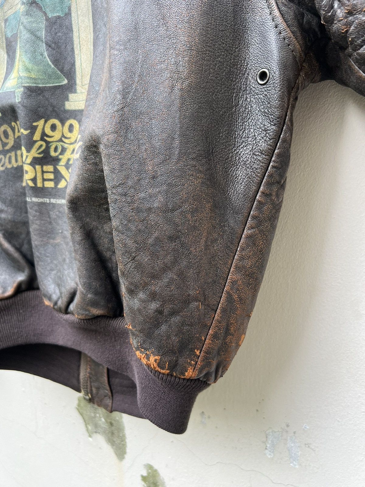 Avirex Trashed Vintage 1991 Avirex Pin-Up Girl A2 Leather Jacket Size US S / EU 44-46 / 1 - 12 Thumbnail
