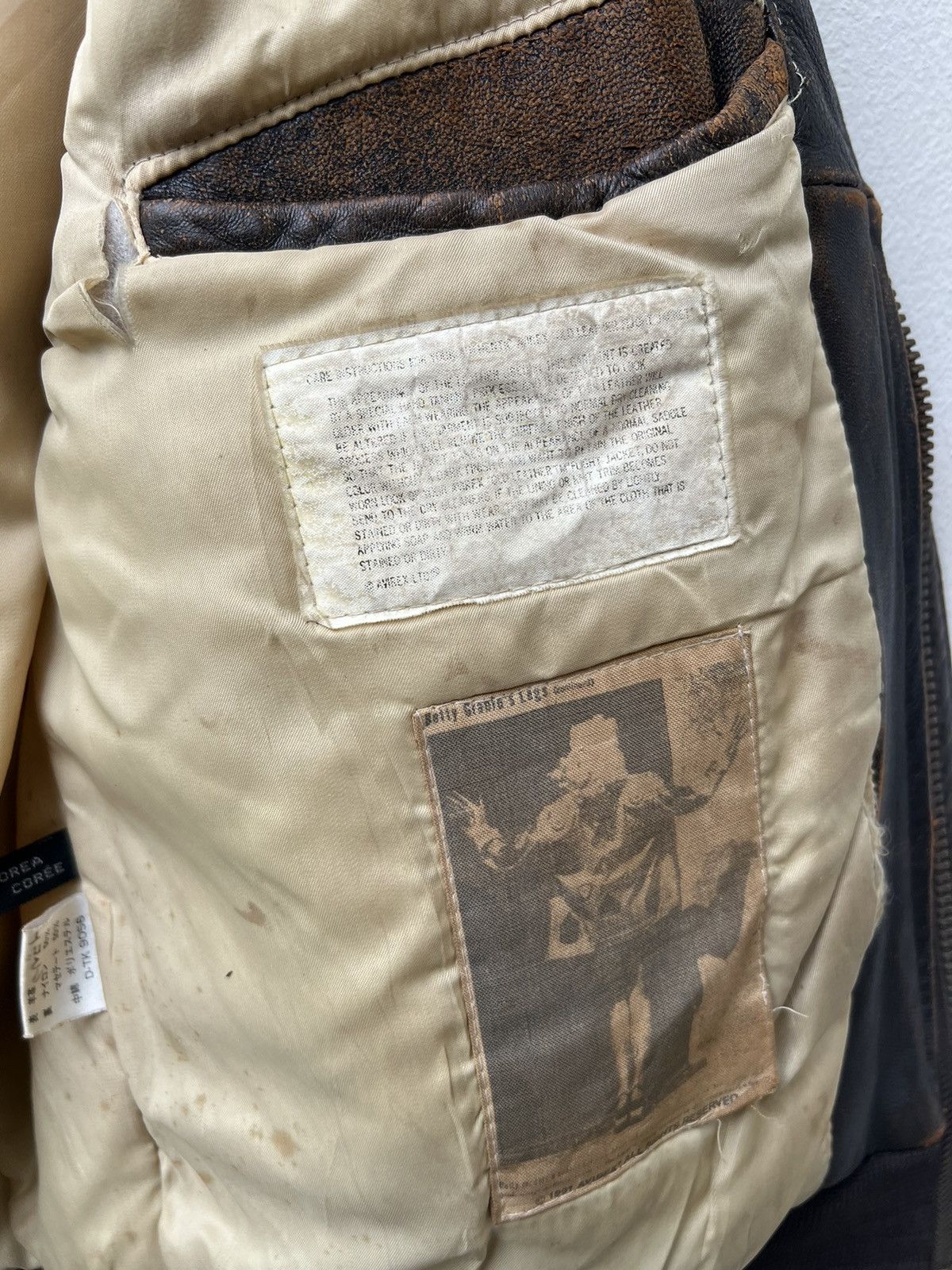 Avirex Trashed Vintage 1991 Avirex Pin-Up Girl A2 Leather Jacket Size US S / EU 44-46 / 1 - 24 Thumbnail