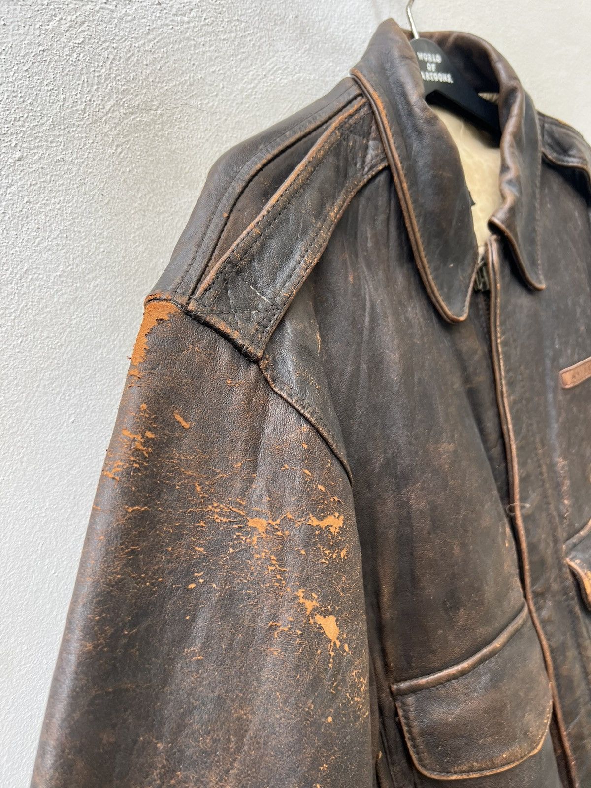 Avirex Trashed Vintage 1991 Avirex Pin-Up Girl A2 Leather Jacket Size US S / EU 44-46 / 1 - 20 Thumbnail