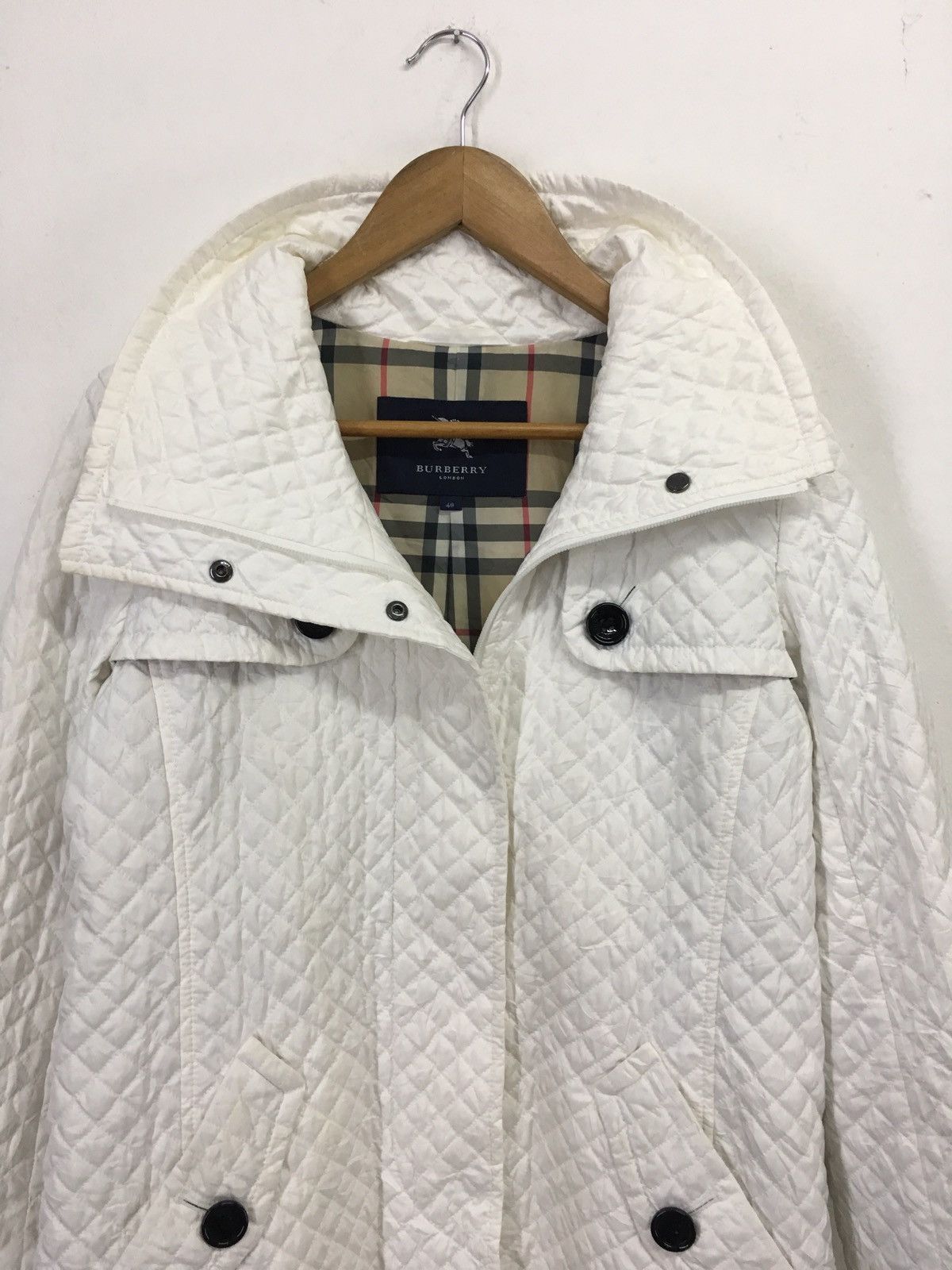 Burberry white coat Size US M / EU 48-50 / 2 - 1 Thumbnail