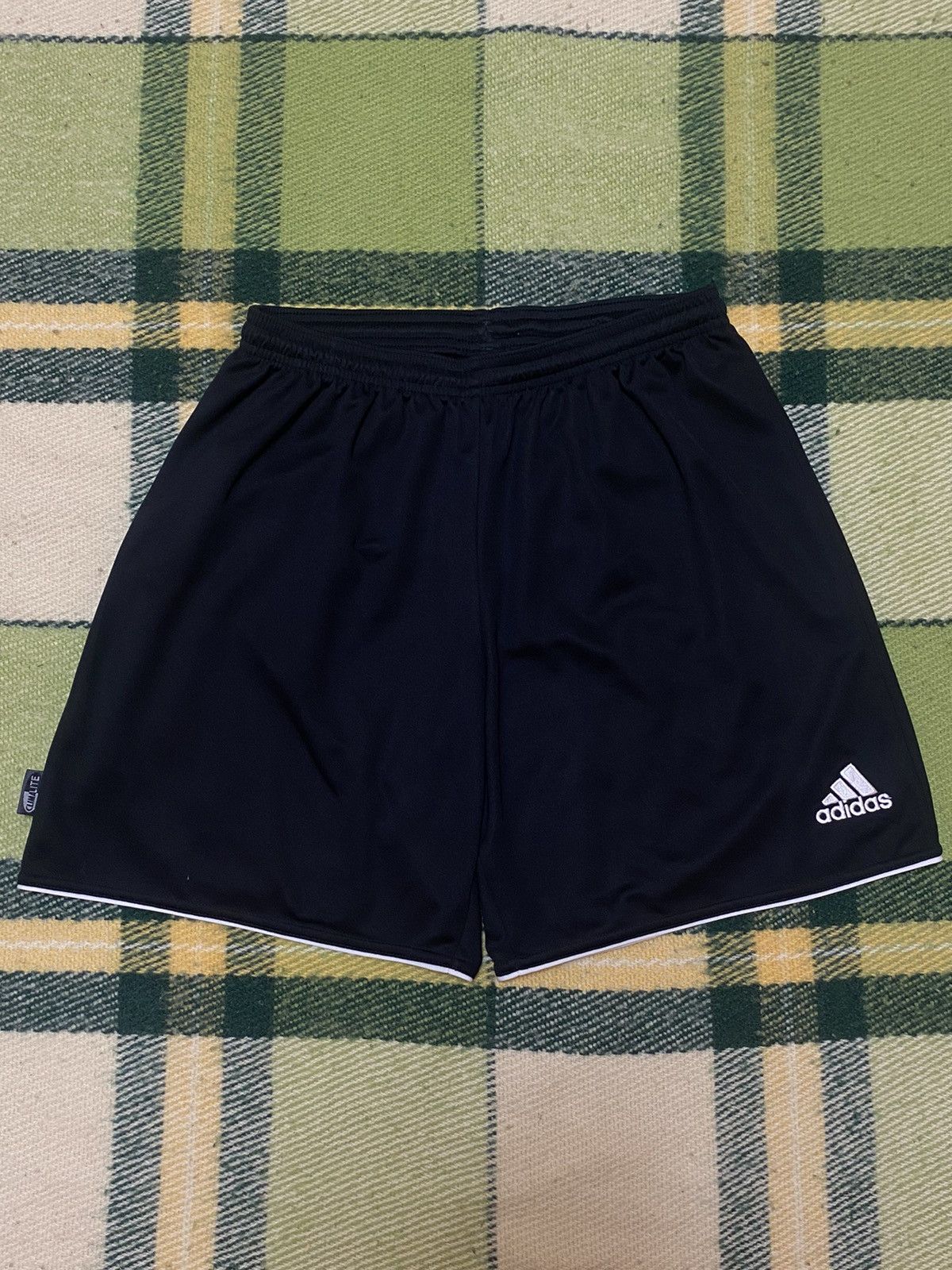 Adidas Vintage Adidas shorts streetwear y2k casual style size L Size US 34 / EU 50 - 1 Thumbnail