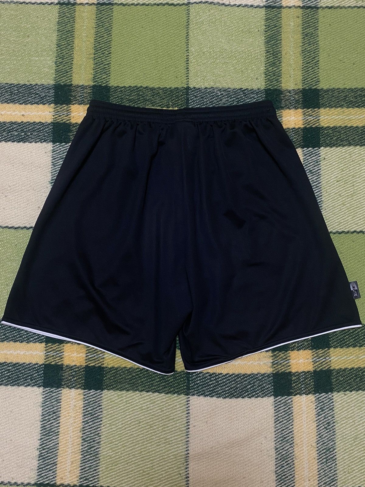 Adidas Vintage Adidas shorts streetwear y2k casual style size L Size US 34 / EU 50 - 2 Thumbnail