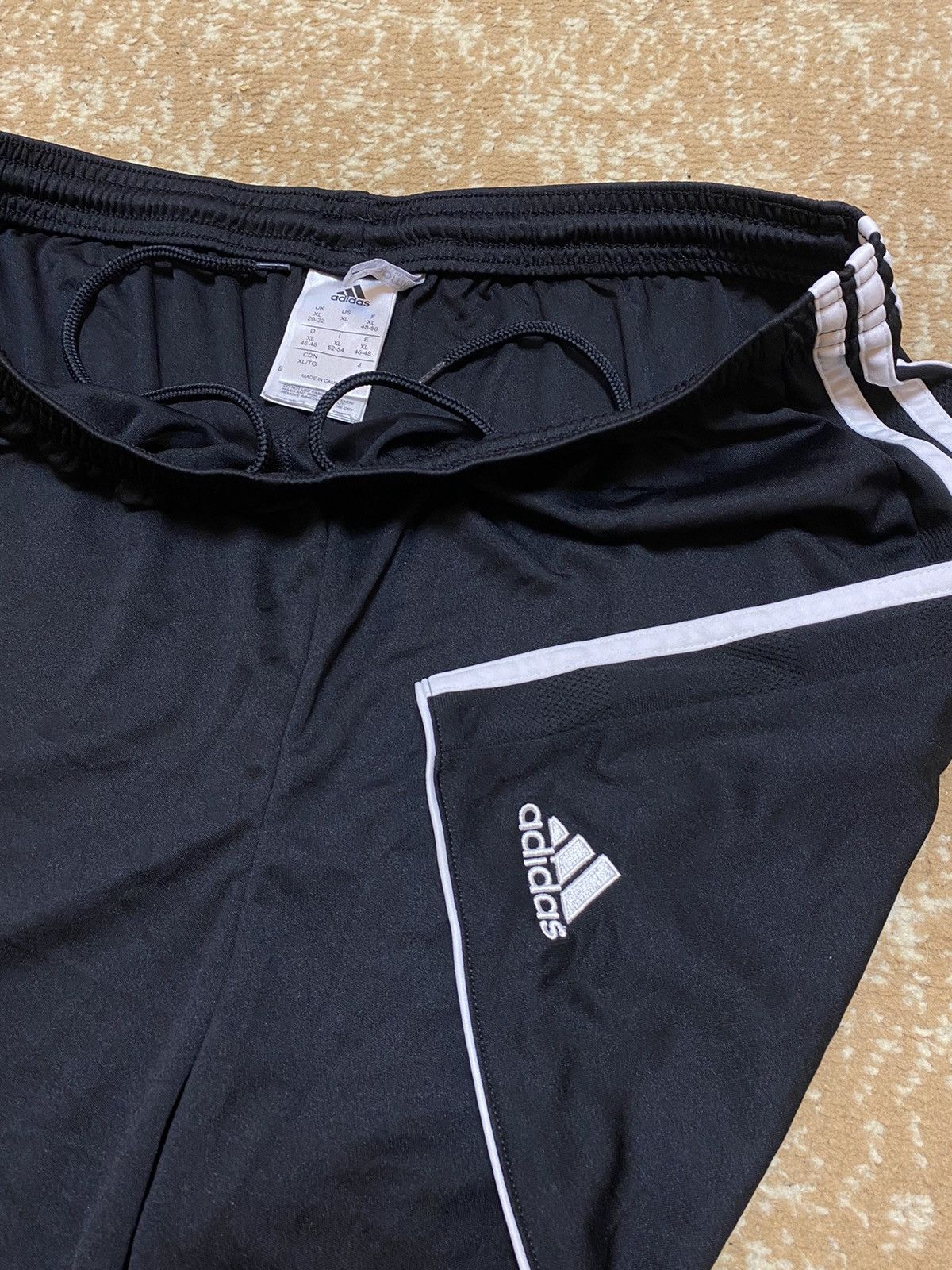 Adidas Vintage Adidas shorts streetwear y2k style casual size XL Size US 36 / EU 52 - 1 Thumbnail